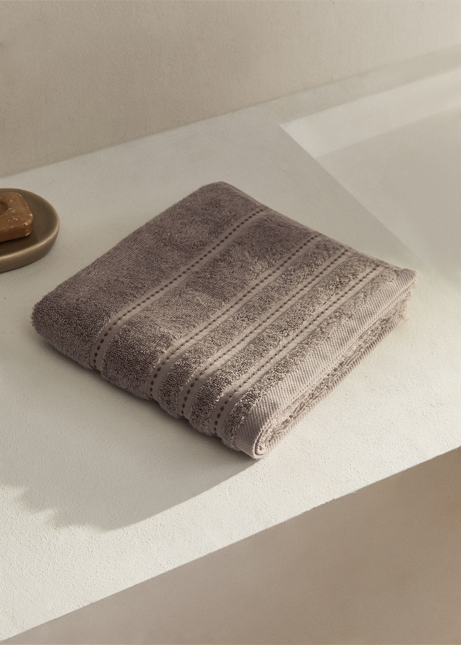 Katoenen handdoek met stippelborduursel - Overzichtstekening
