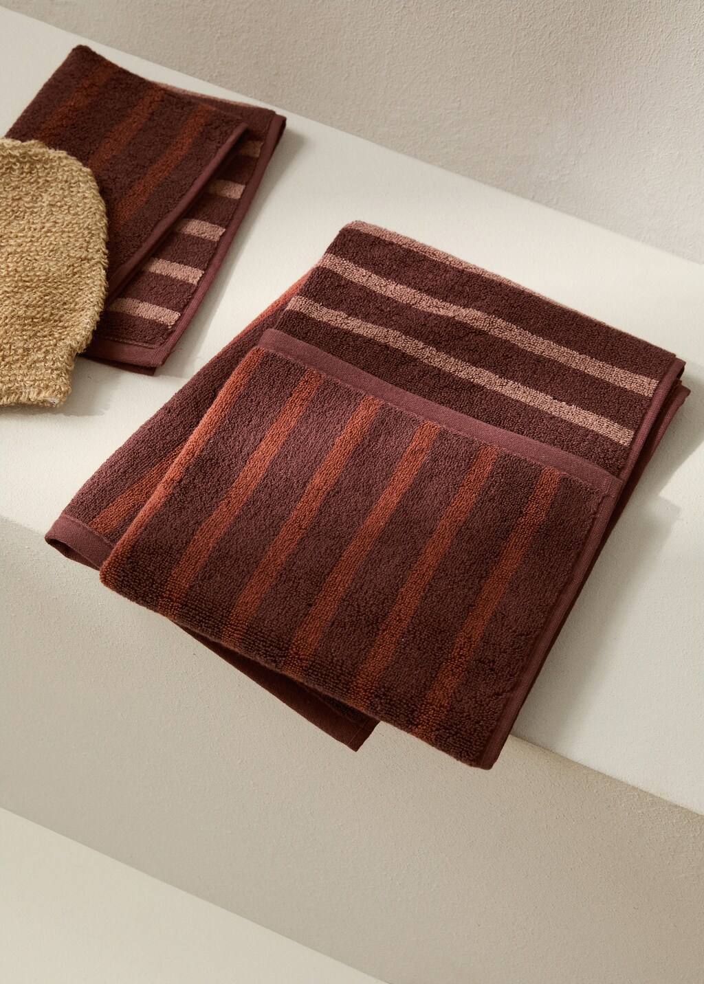 Cotton washbasin towel with two-tone stripes