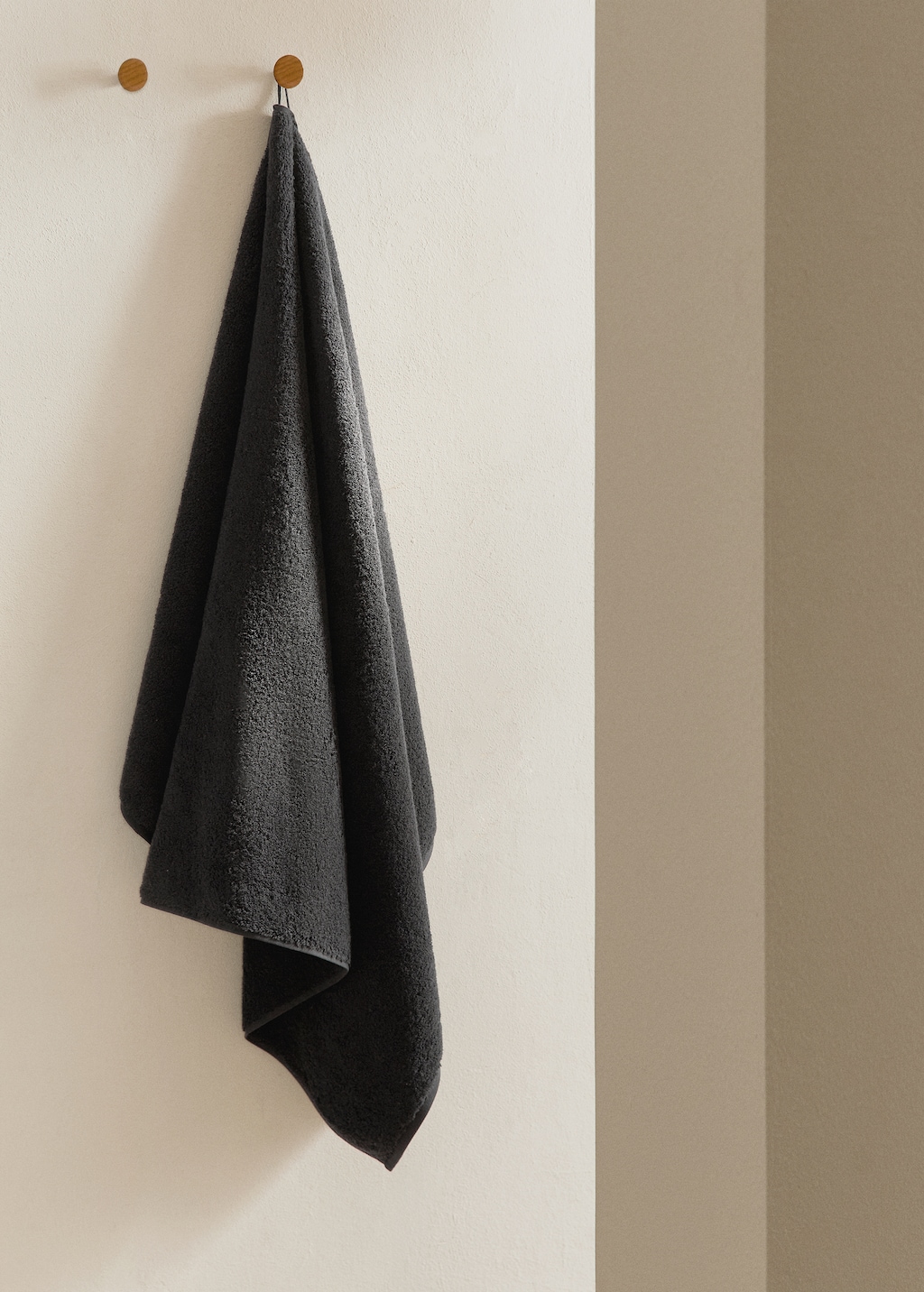 Soft cotton bath towel