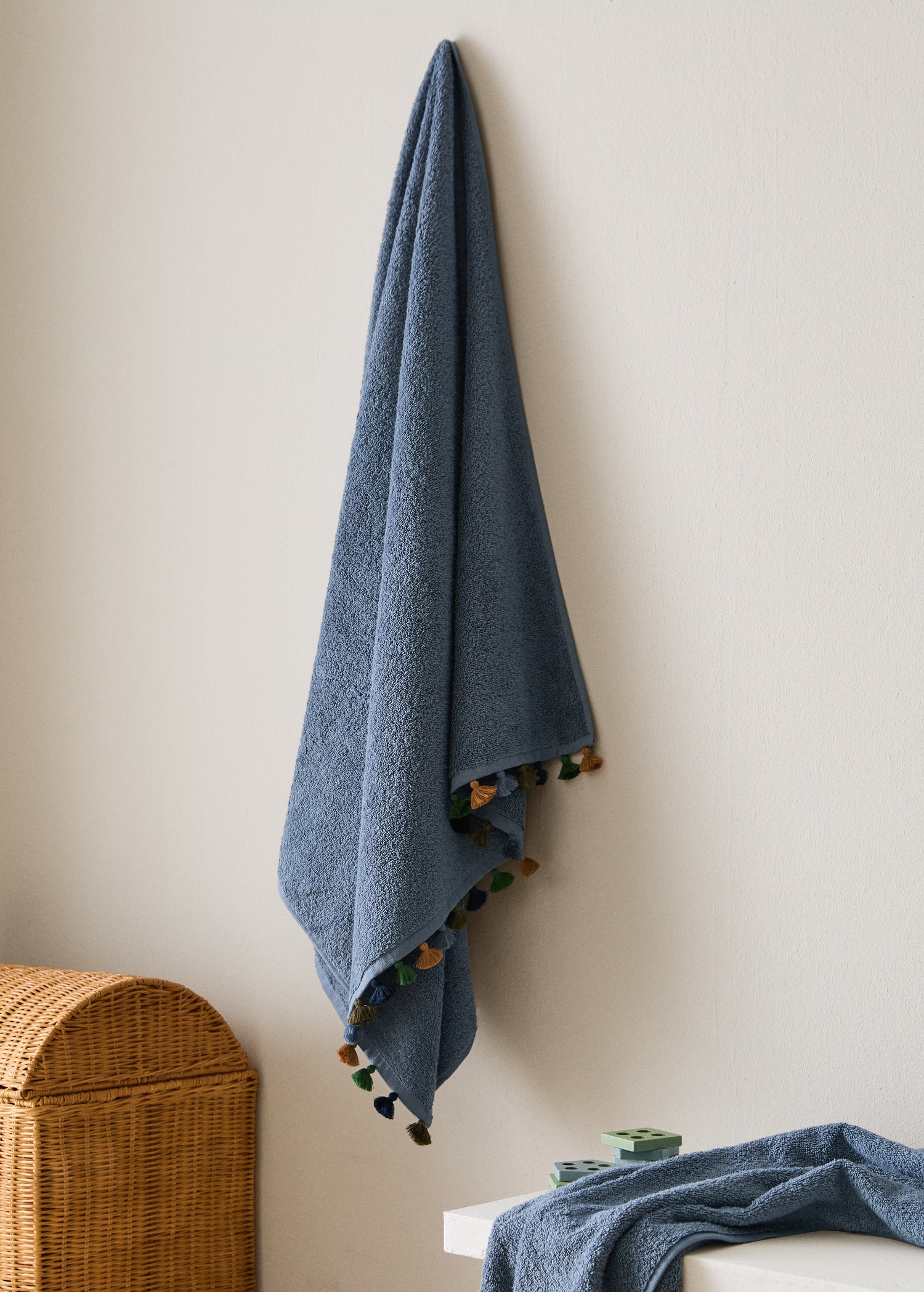 Children's shower towel, cotton, multicolored pompoms - General plane