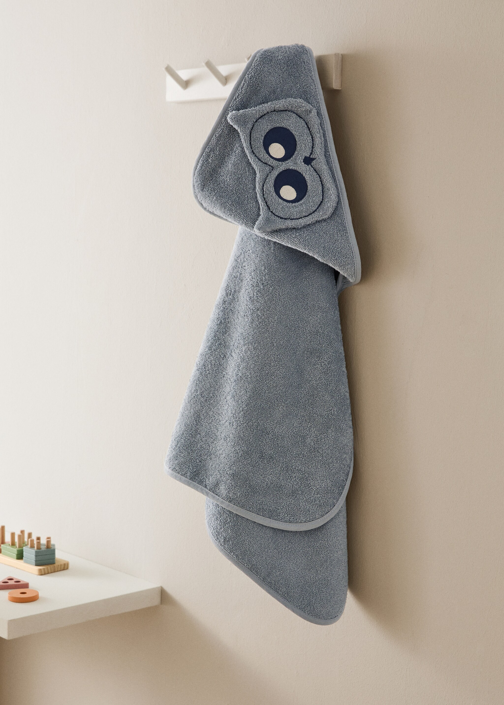 Children's terry cotton bath towel with owl design - General plane