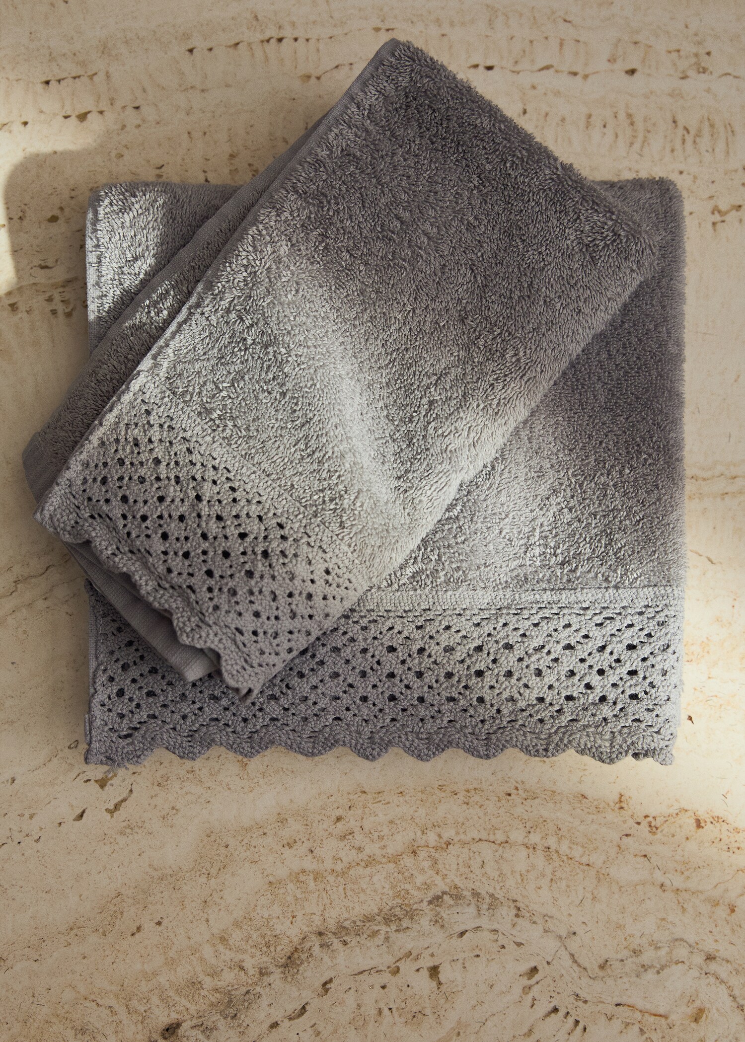 Serviette toilette 100 % coton et dentelle - Plan général