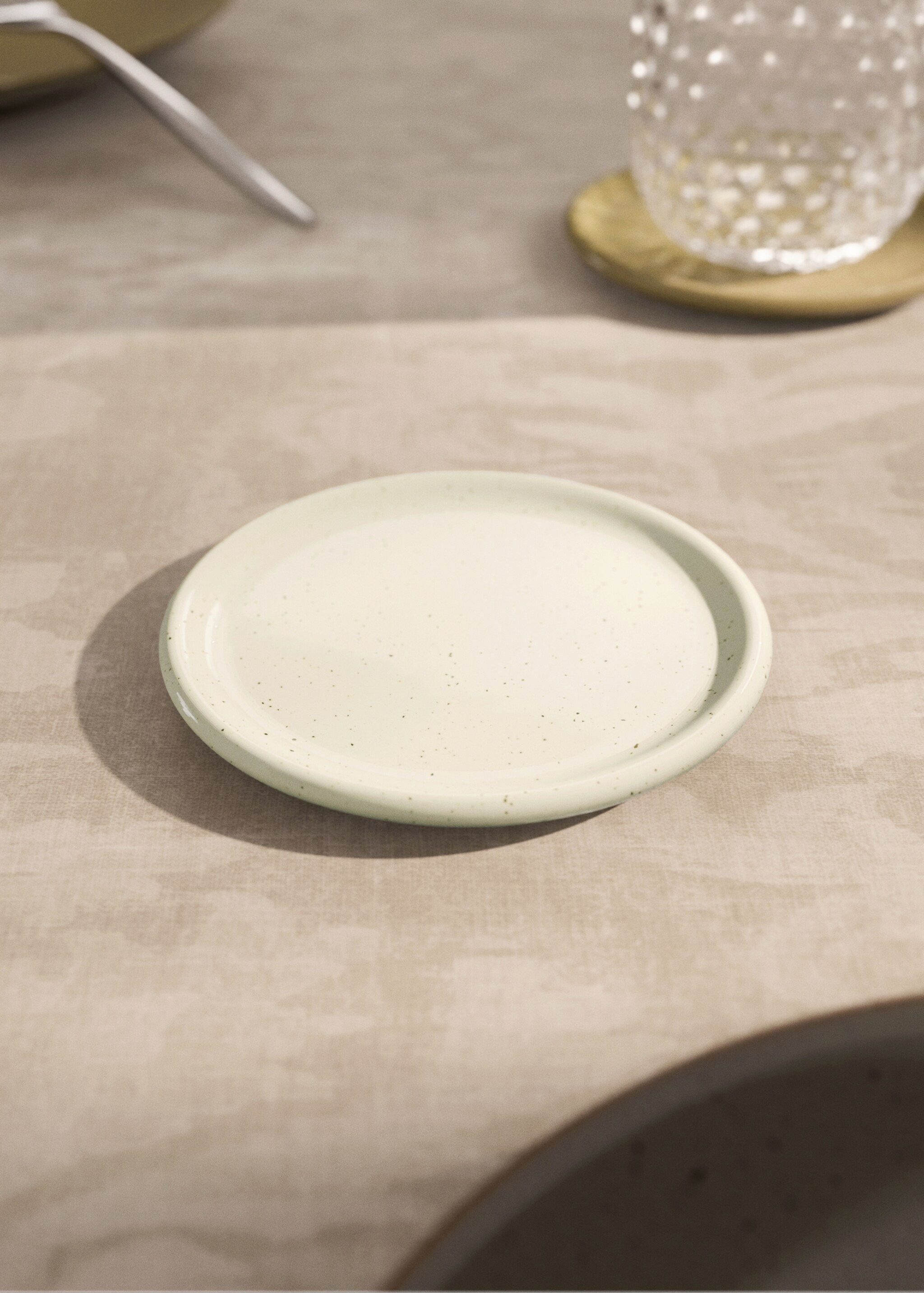 Stoneware coasters with spots - General plane, Off White. Ref: 17022040-00.