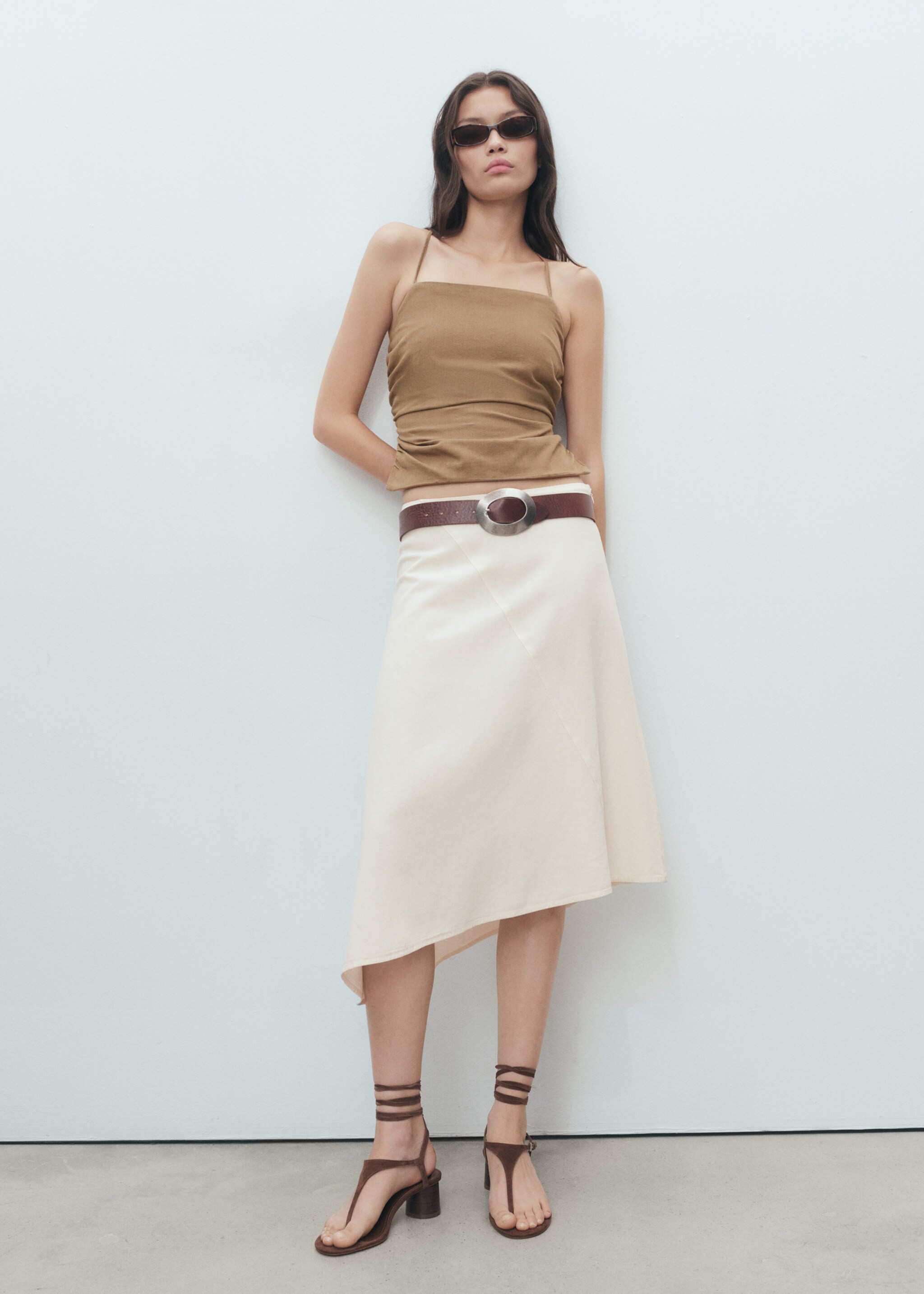 توب بظهر متقاطع بطيات - رؤية عامة, رملي. Ref: 17022908-00.