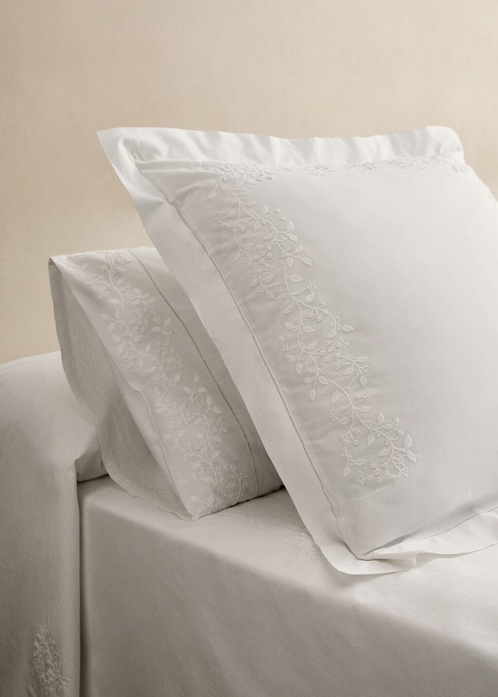 Two pillowcases embroidered floral percale cotton 50x75 cm