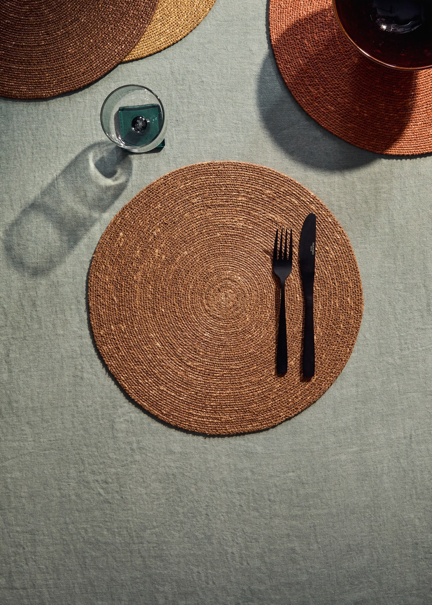 Seagrass placemats in various colours - General plane