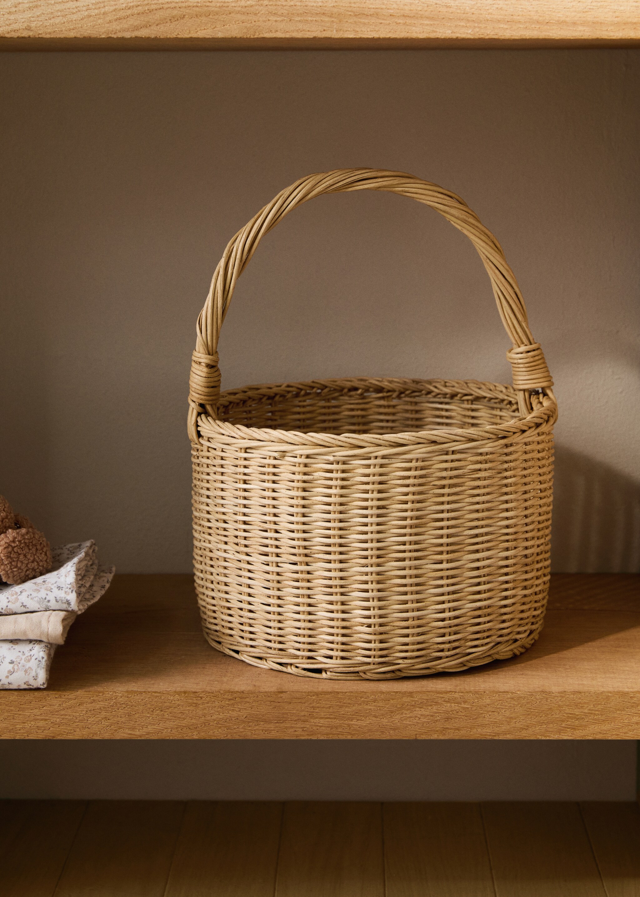 Large rattan basket with handles - General plane, Brown. Ref: 17023324-00.