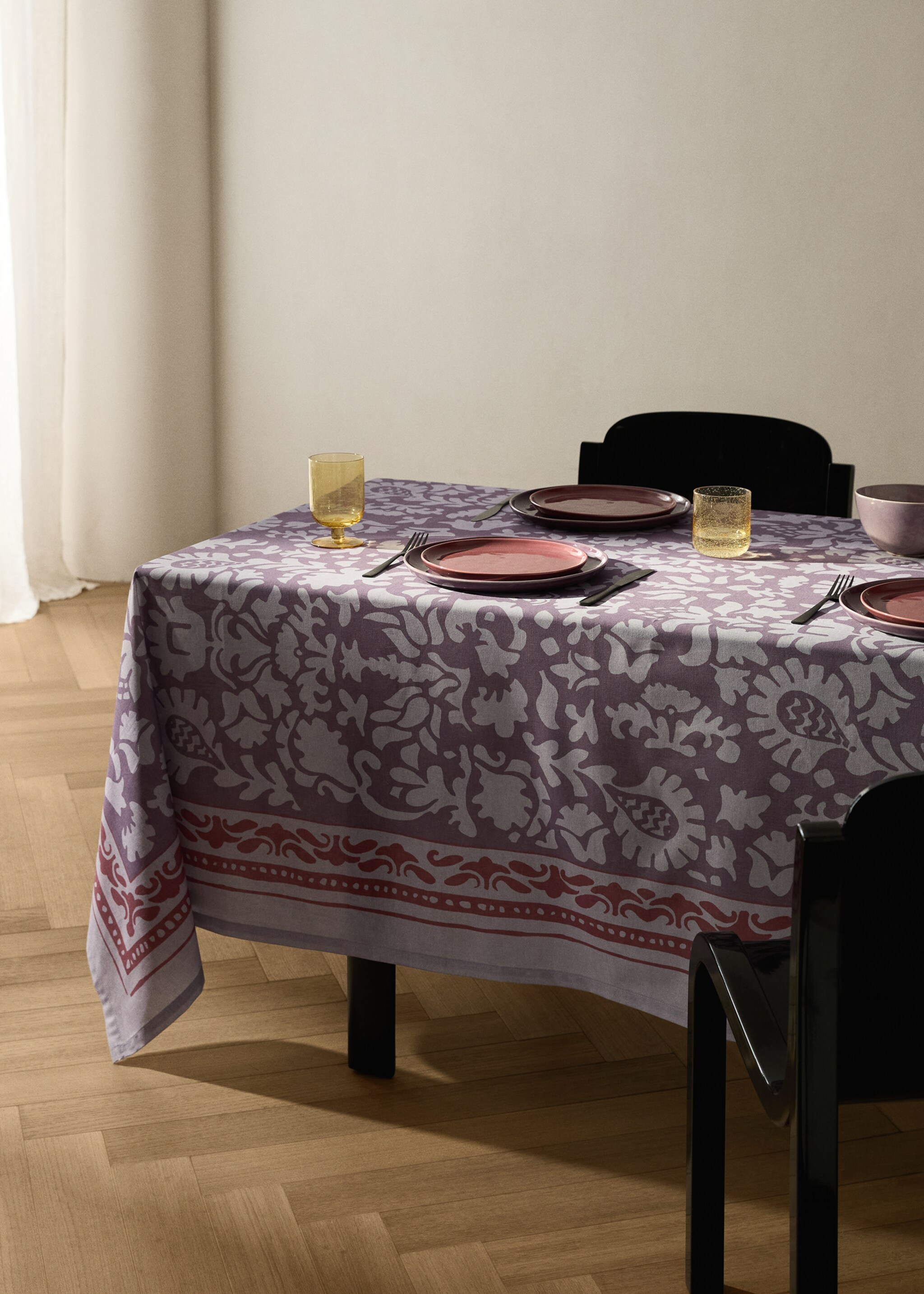 Tablecloth keramos - General plane, Plum. Ref: 17023328-00.