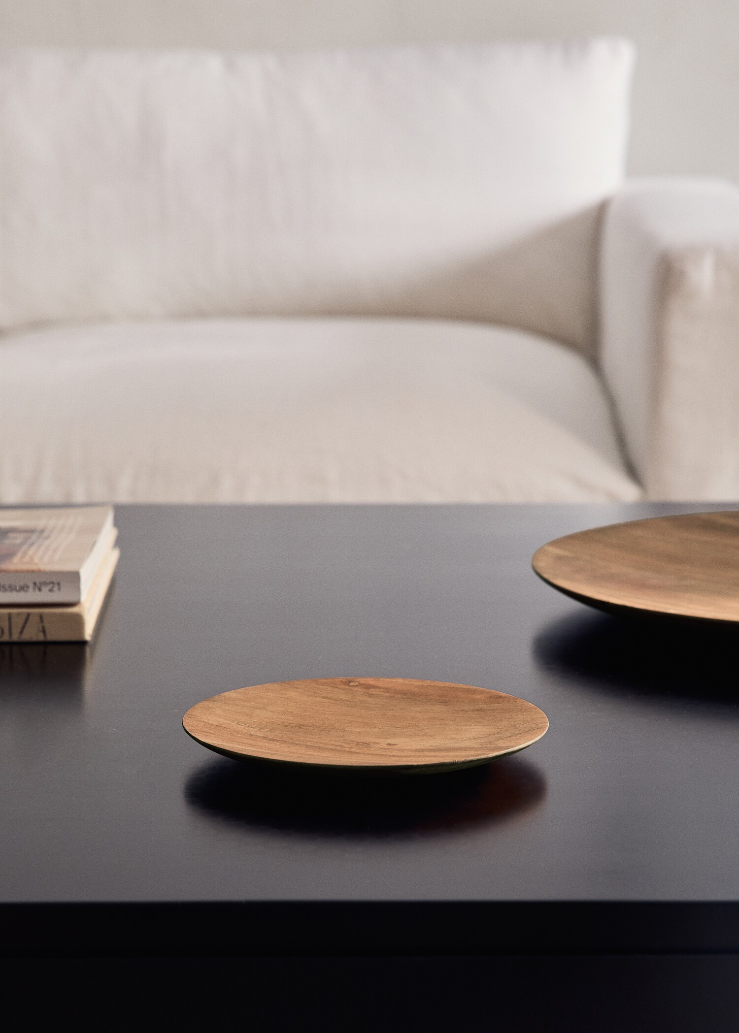 Small round wooden tray - Загальний план