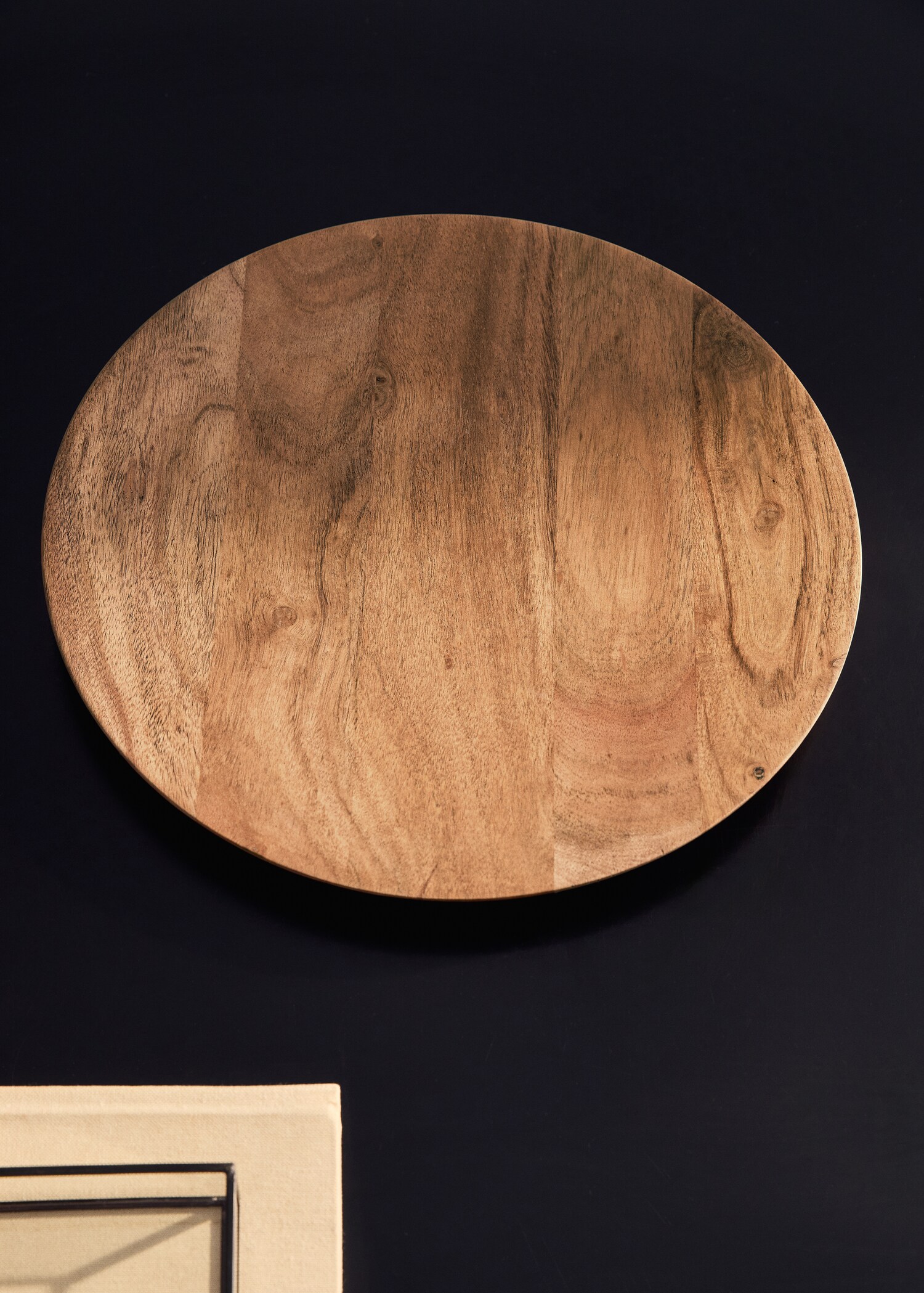 Large round wooden tray - General plane