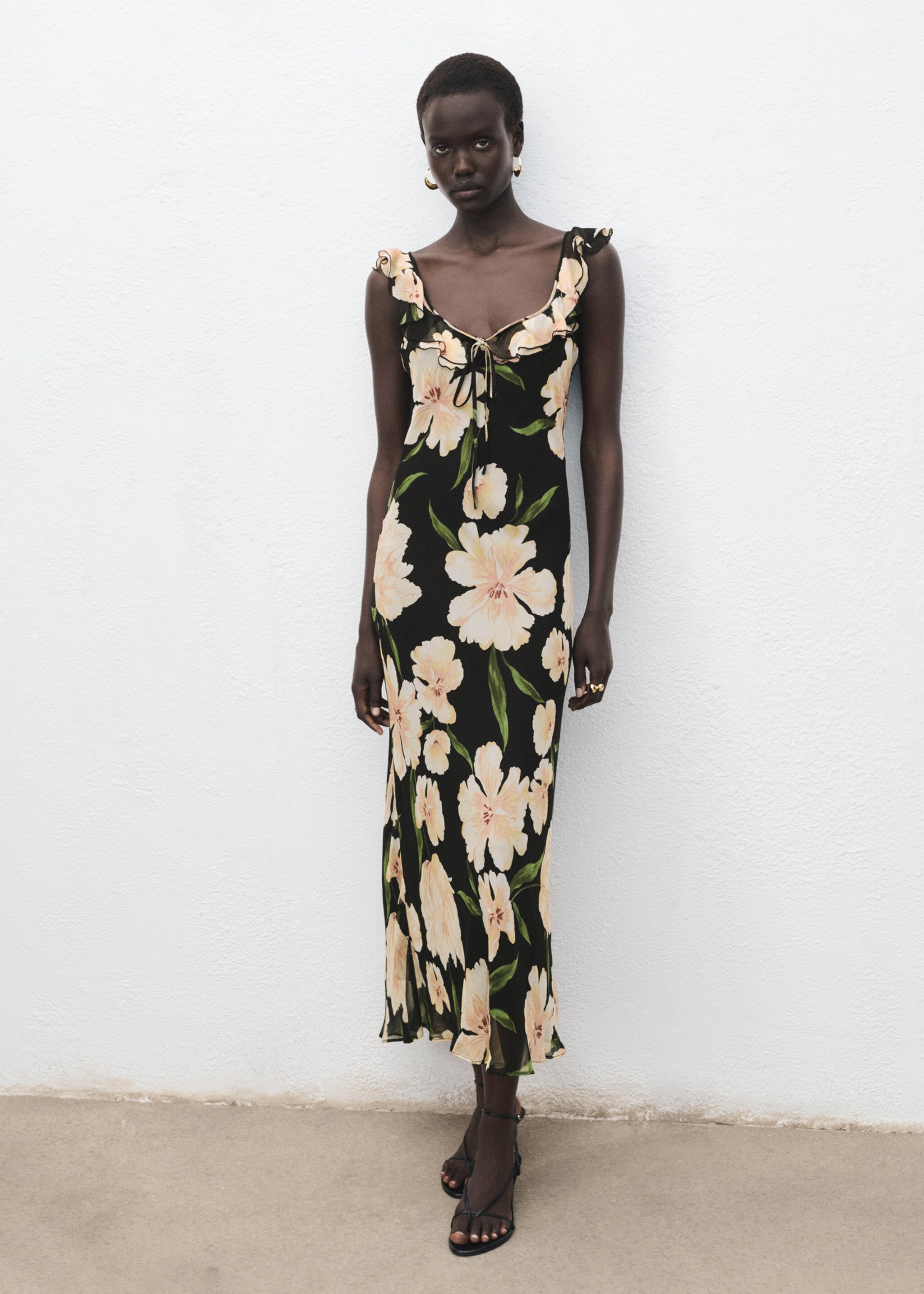 Floral dress with ruffle detail - General plane, Black. Ref: 17024093-00.