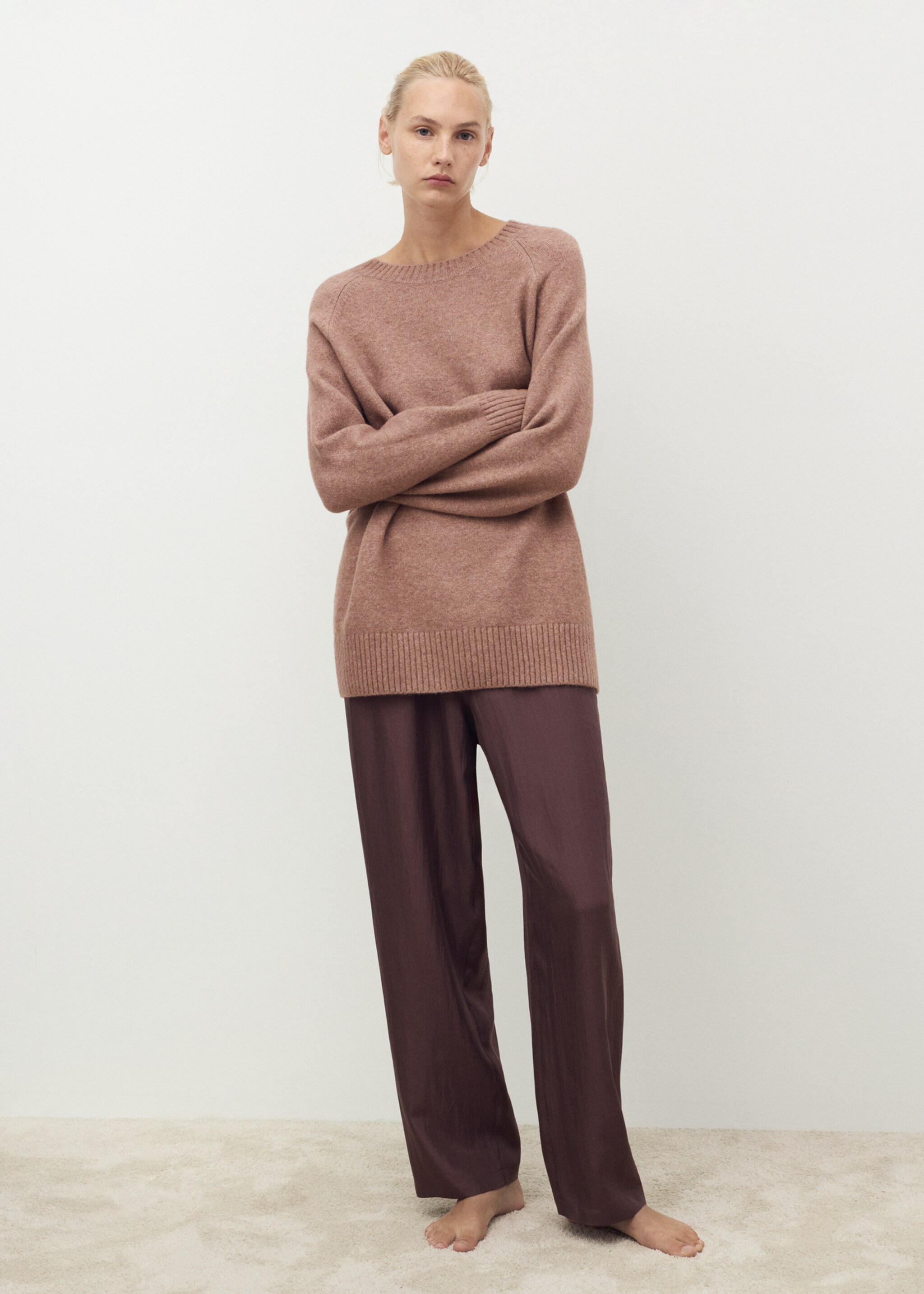 Round-neck knitted sweater - General plane, Medium Brown. Ref: 17024102-00.