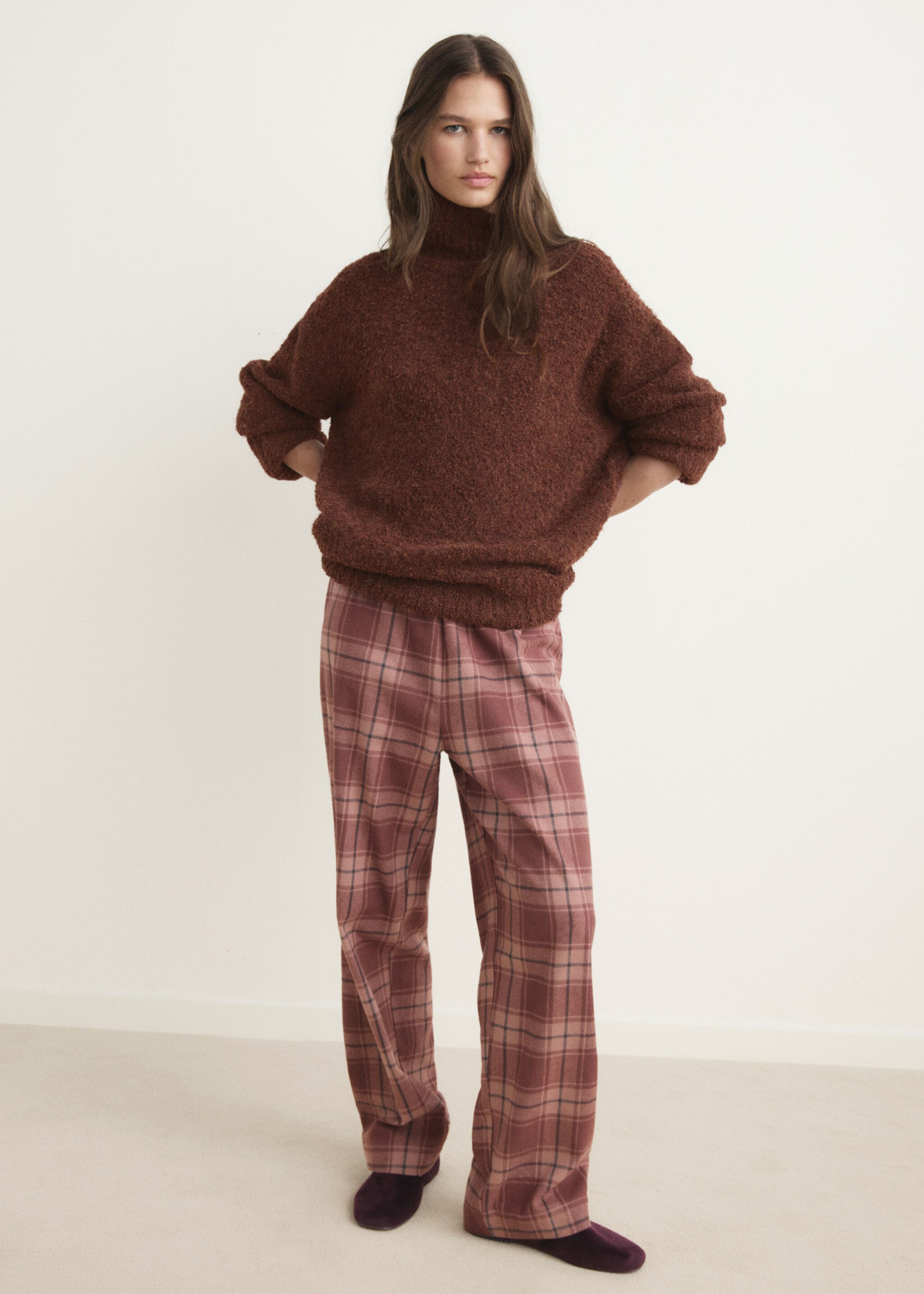 Jersey bouclé cuello alto - Plano general, Cognac. Ref: 17024109-00.