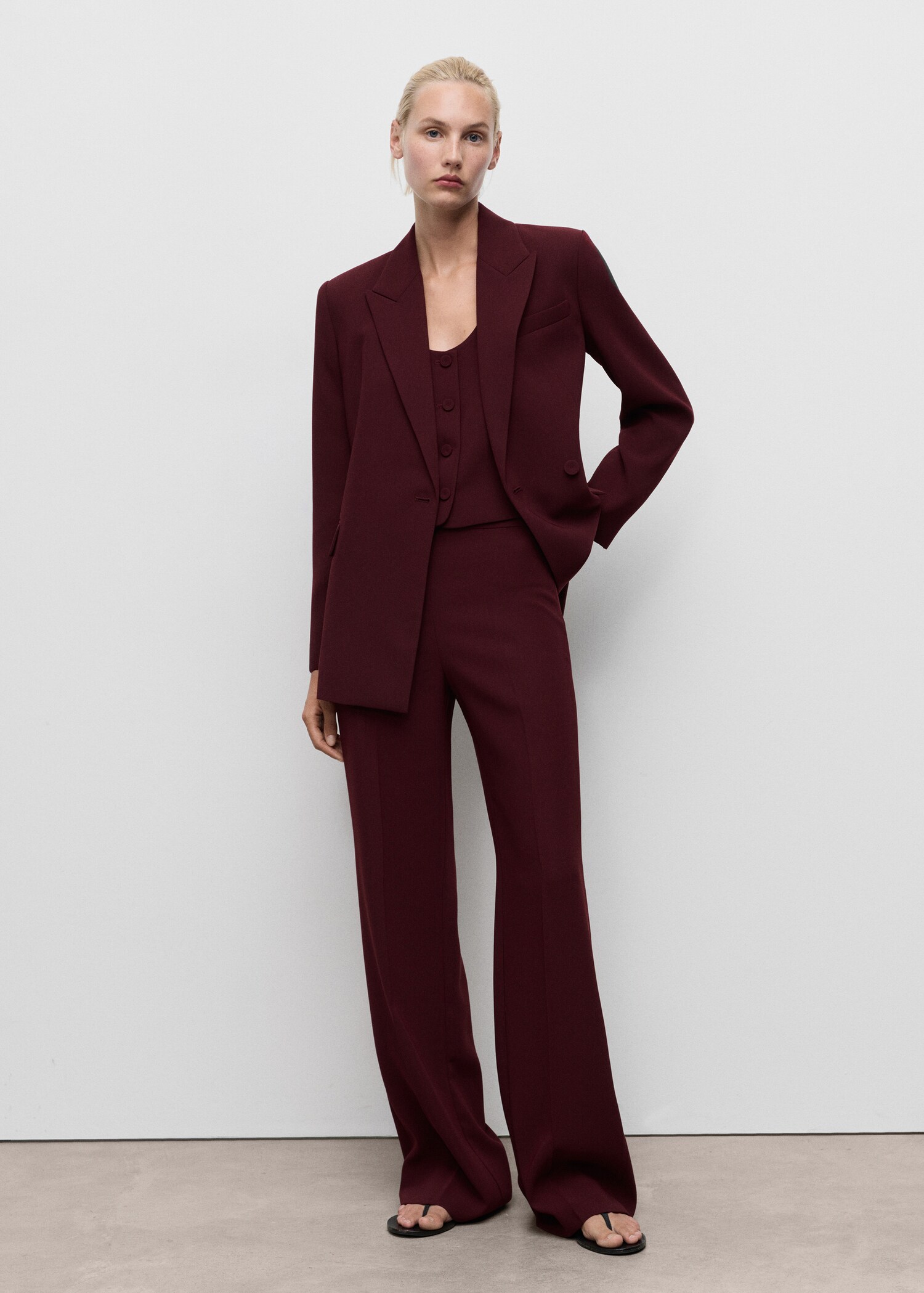 Straight mid-rise suit trousers - General plane