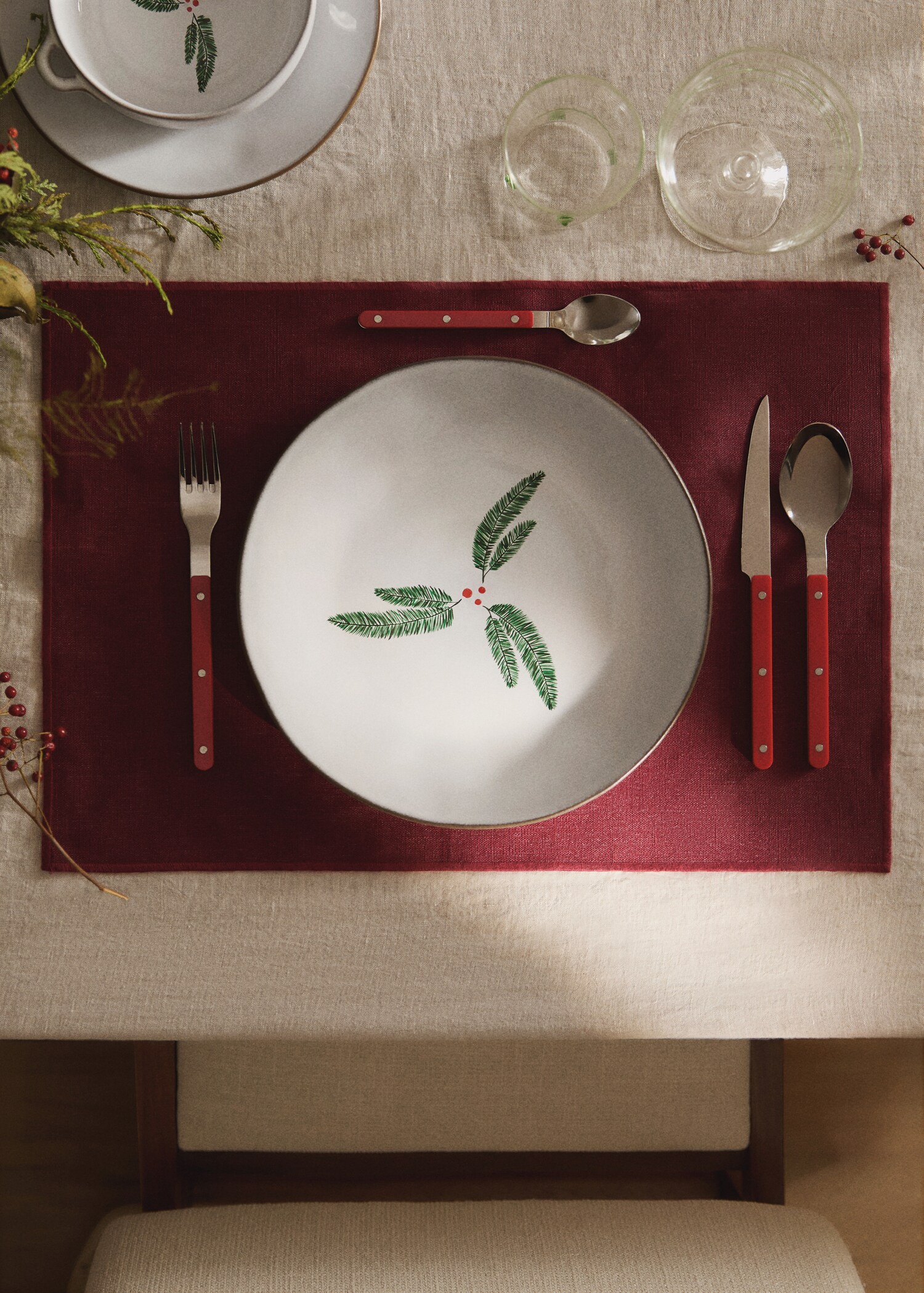 100% resin-coated linen placemat with contrasting overlock stitching - General plane