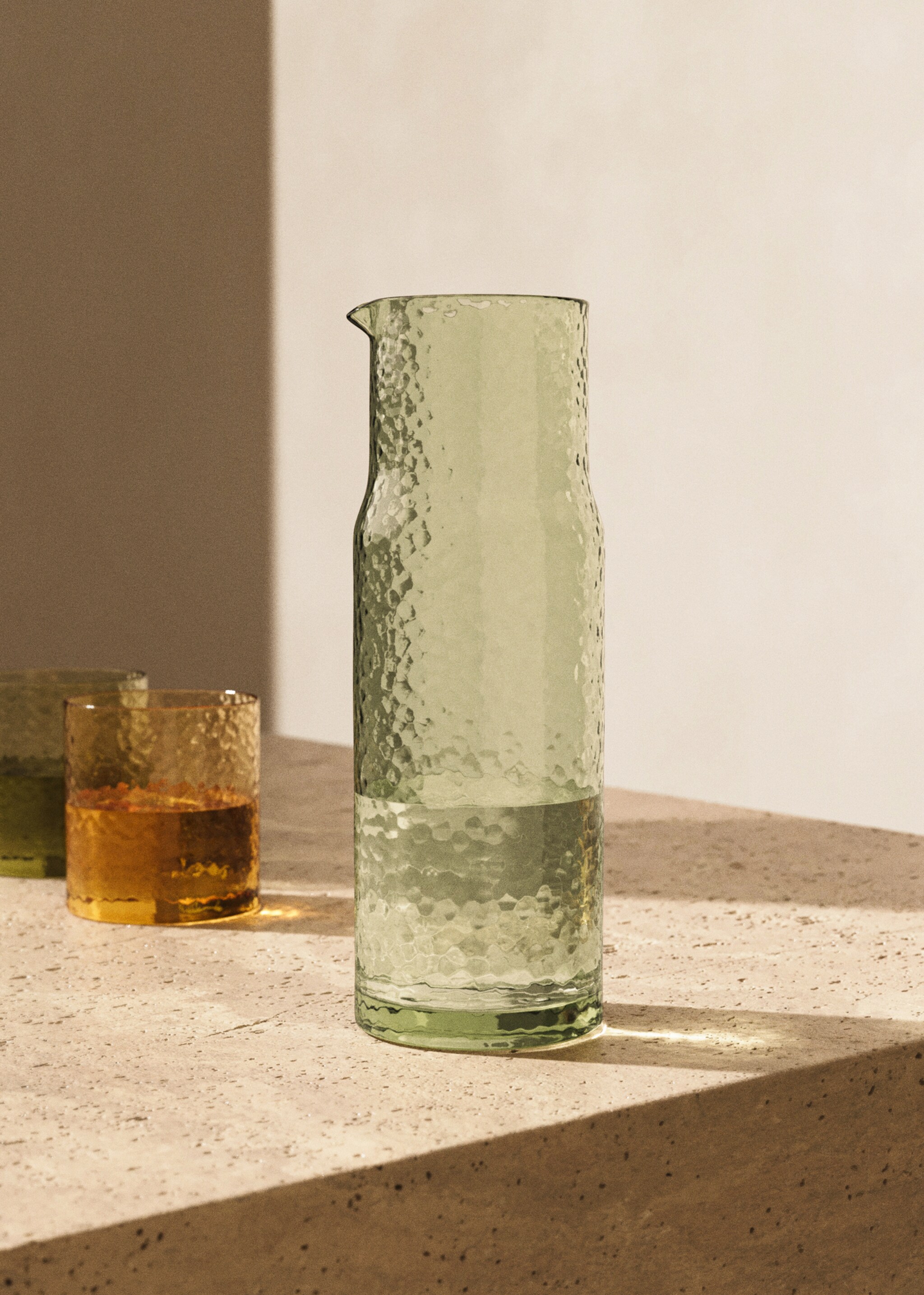 Hammered glass jug - General plane, Green. Ref: 17024441-00.