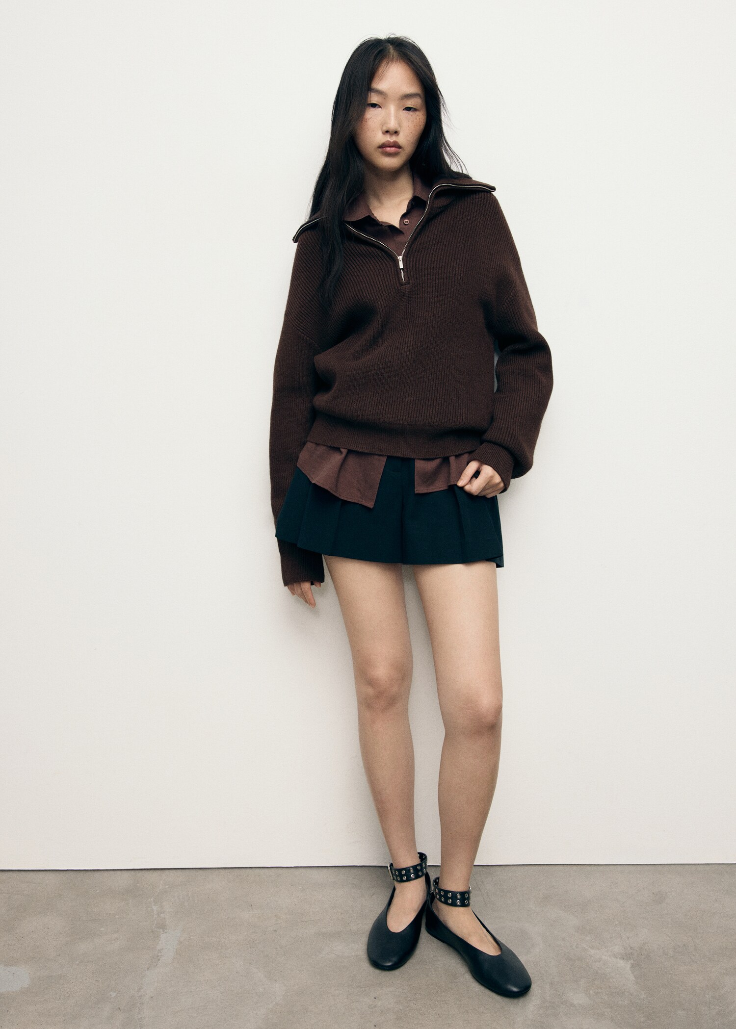 Contrast collar zipper sweater - General plane