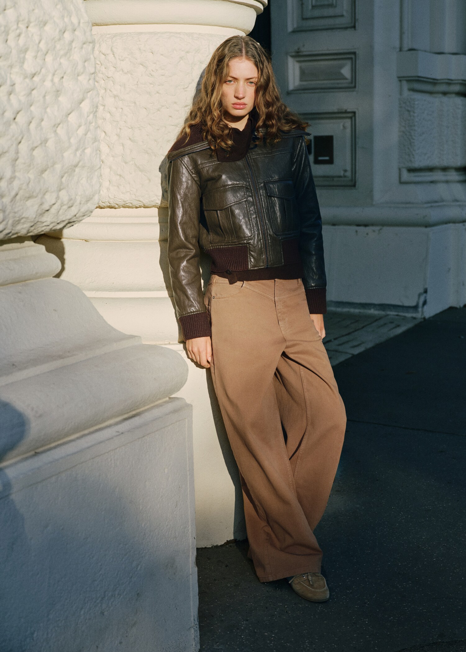Wide-leg mid-rise loose-fit jeans - General plane