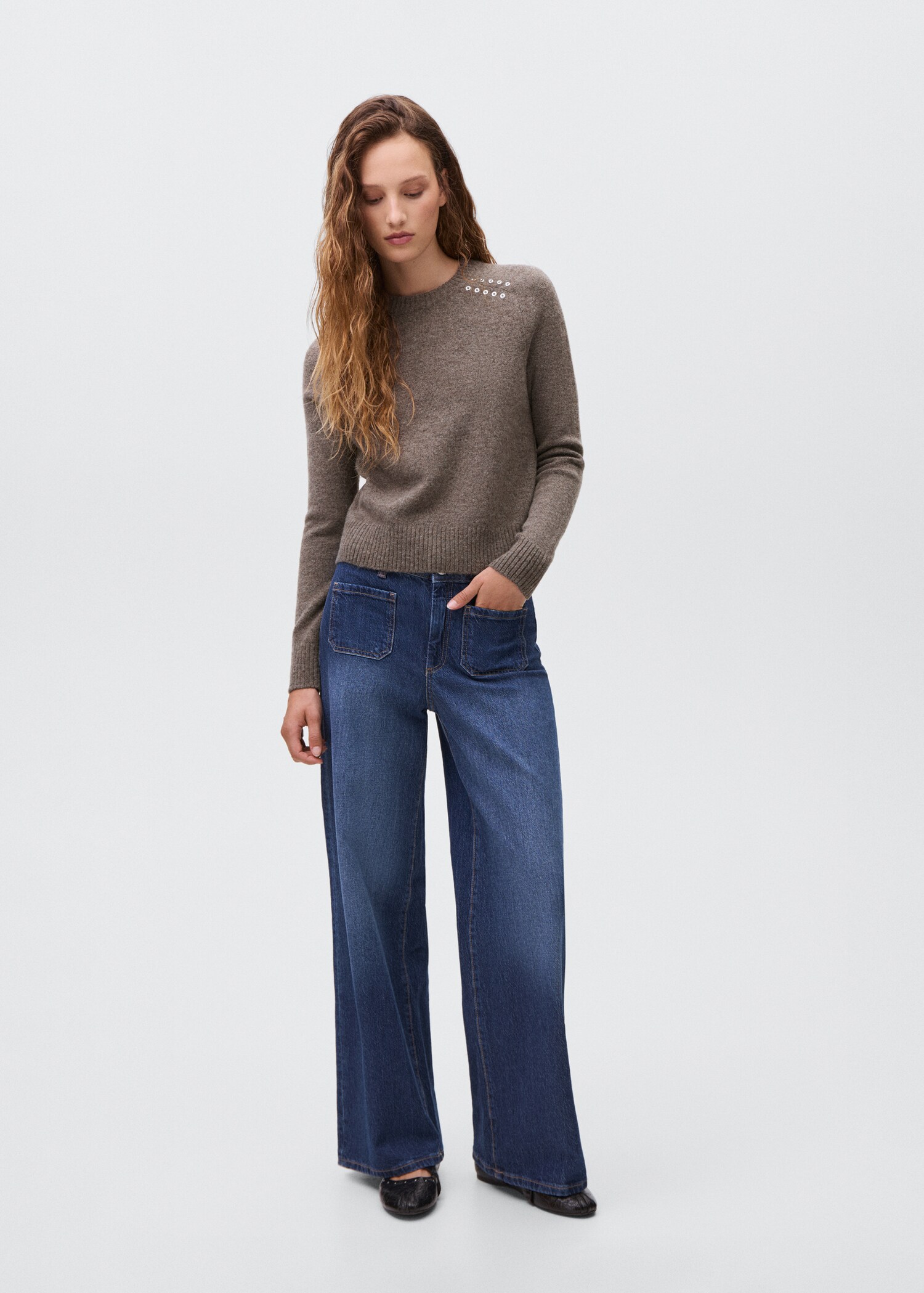 Studded knitted sweater - General plane