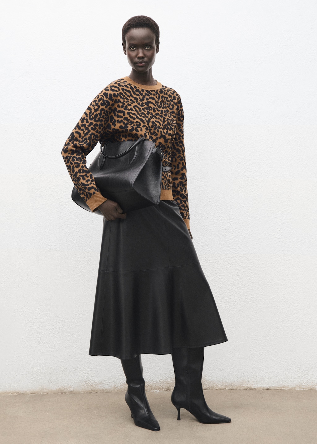 Leopard-print knitted sweater