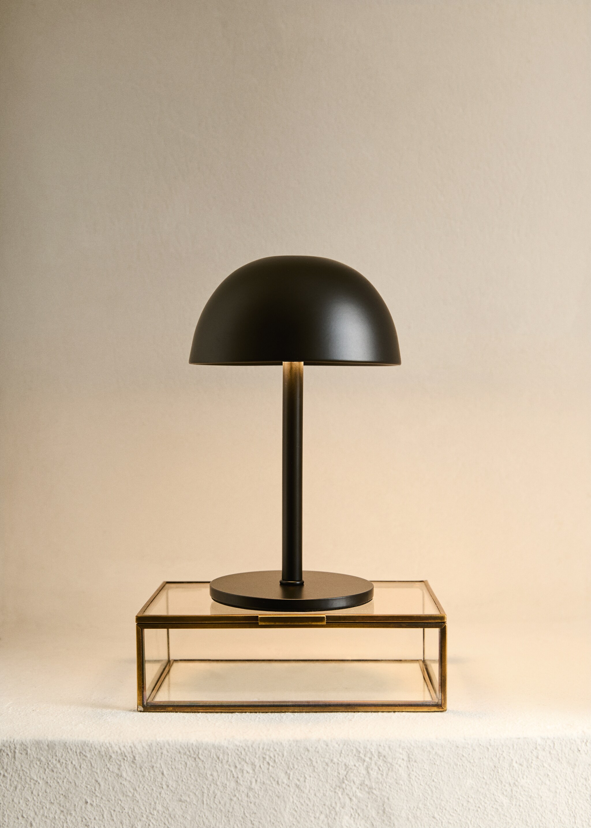 Lampe de table tactile en métal - Plan général, Noir. Ref: 17026726-00.