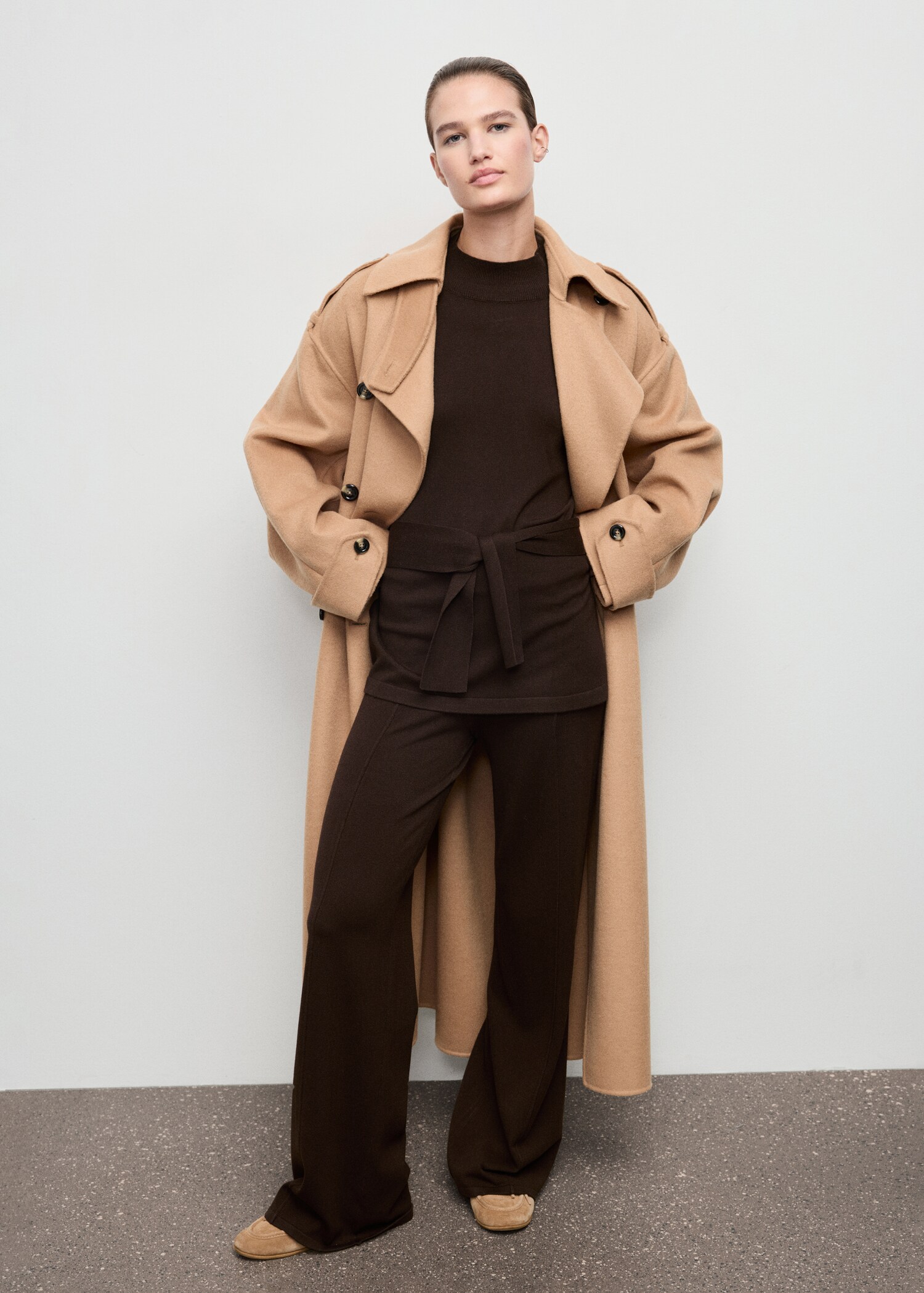 Pantalon en tricot avec coutures - Plan général