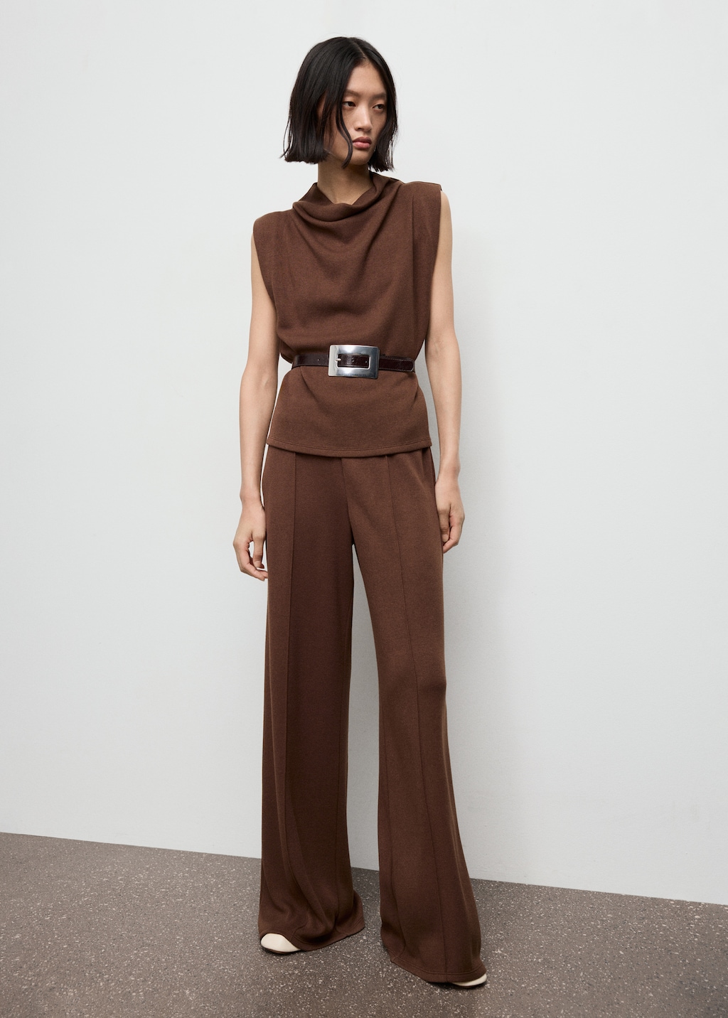 Seam-detail straight-fit pants