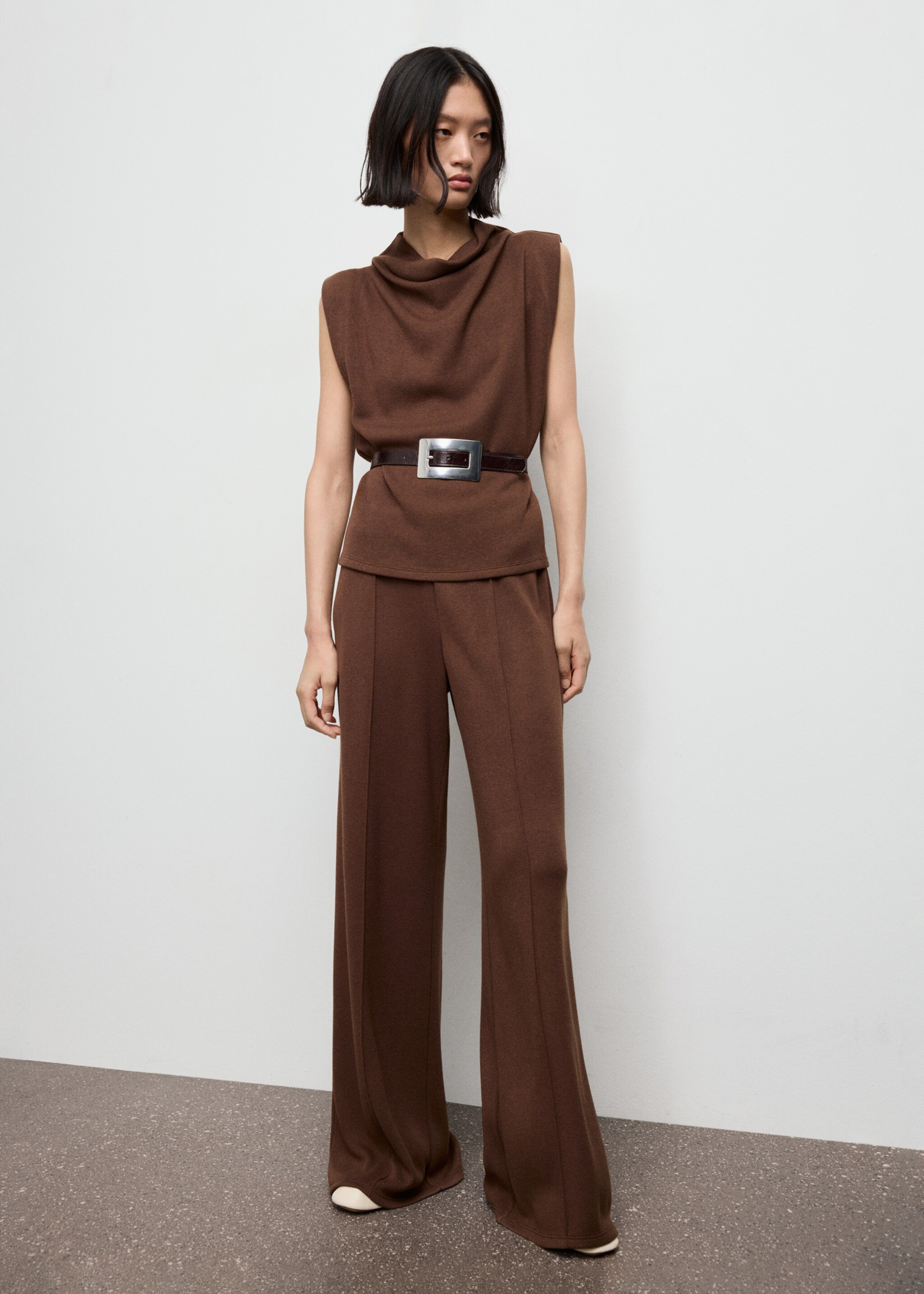 Seam-detail straight-fit trousers - General plane, Brown. Ref: 17027803-00.