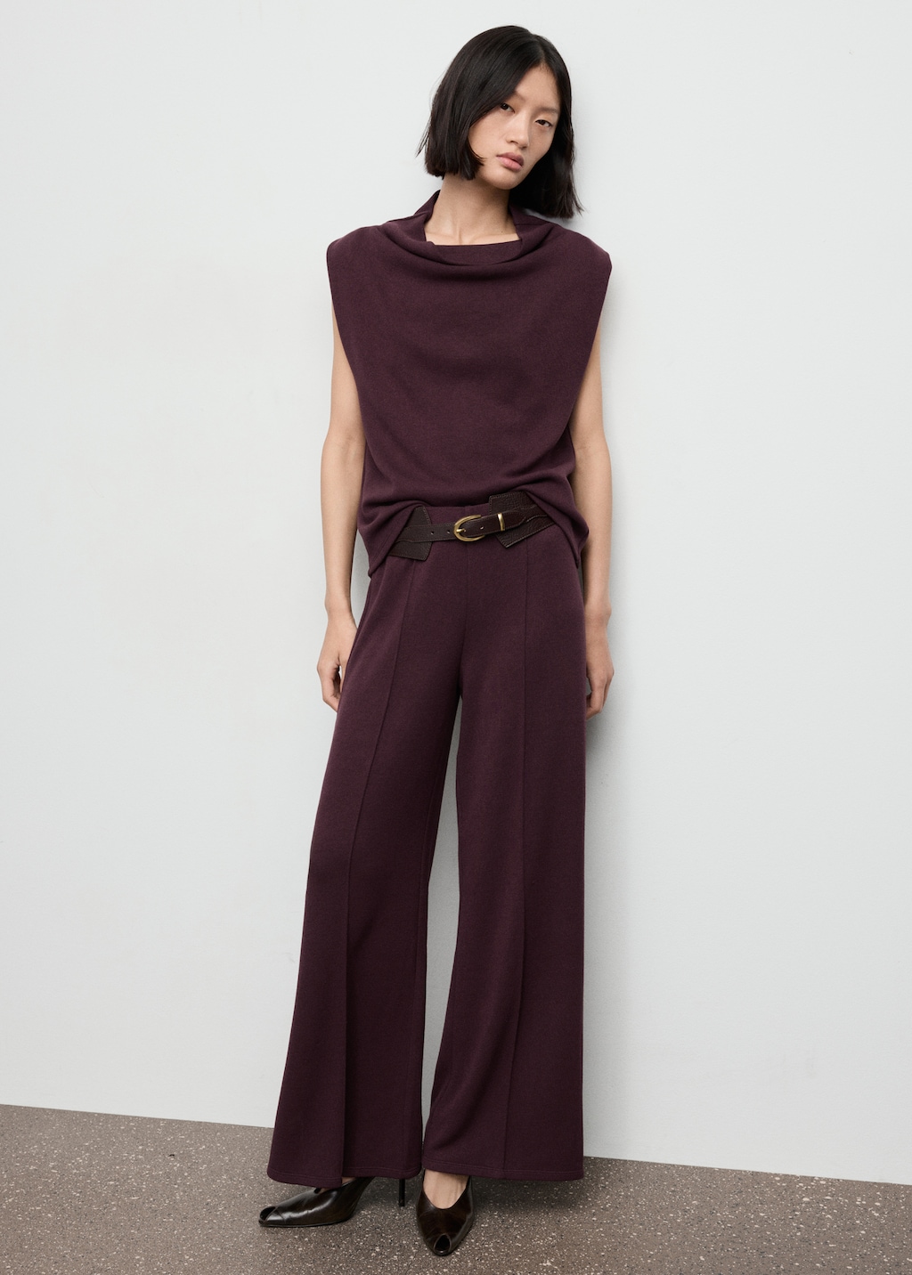 Seam-detail straight-fit pants