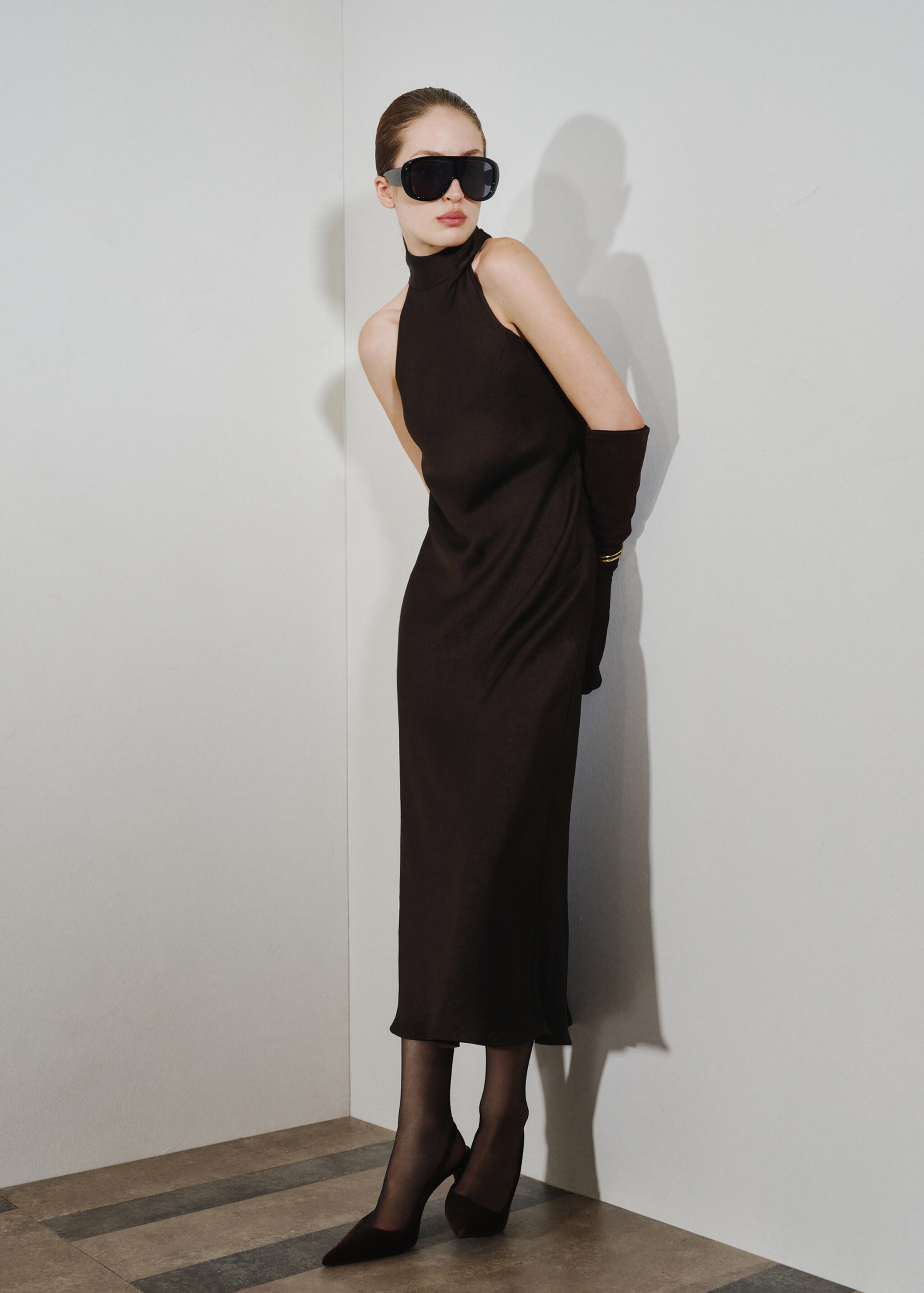 Satin dress with creased effect - General plane, Chocolate. Ref: 17029107-00.