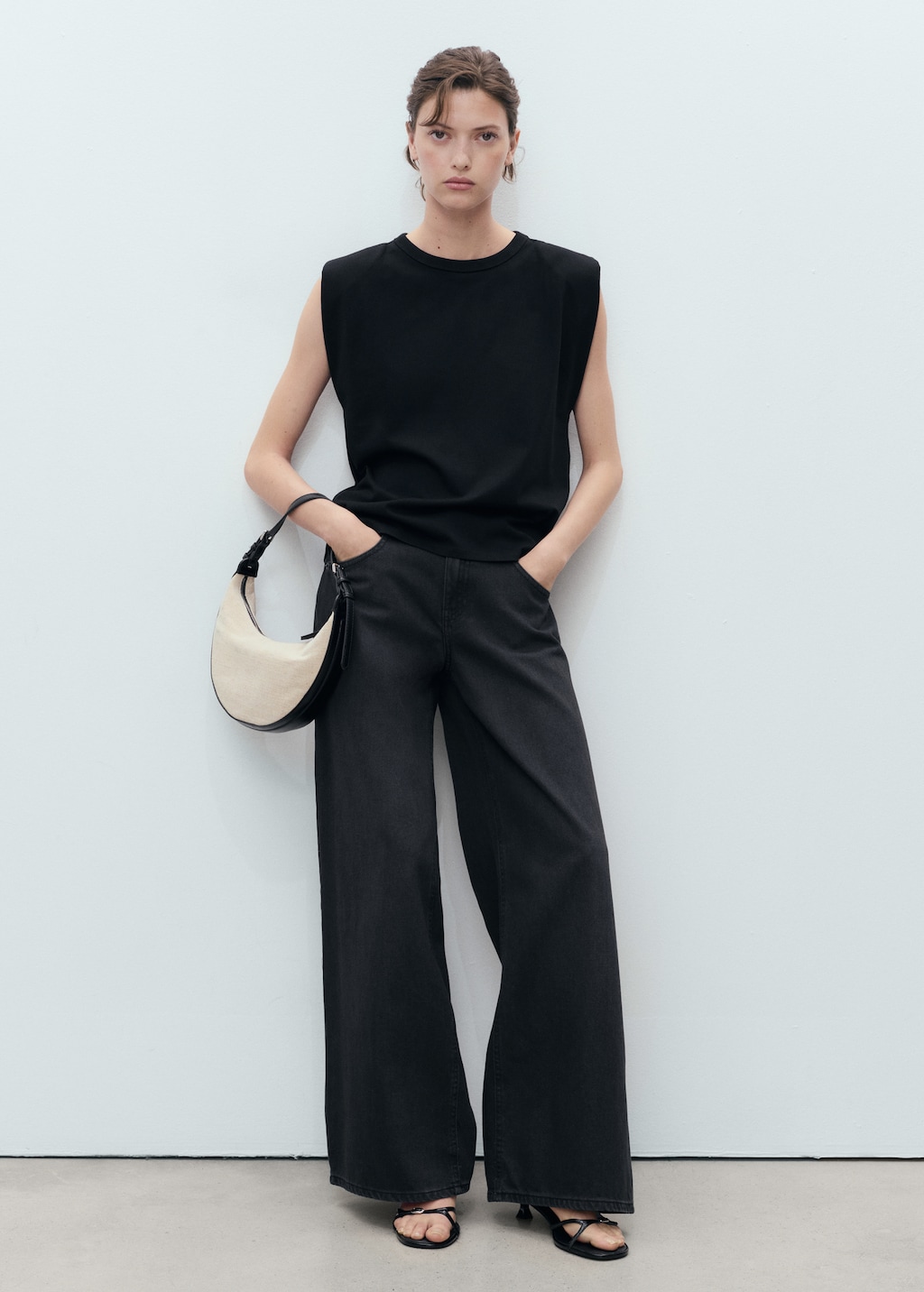 Short-sleeved t-shirt with shoulder pads - image 2