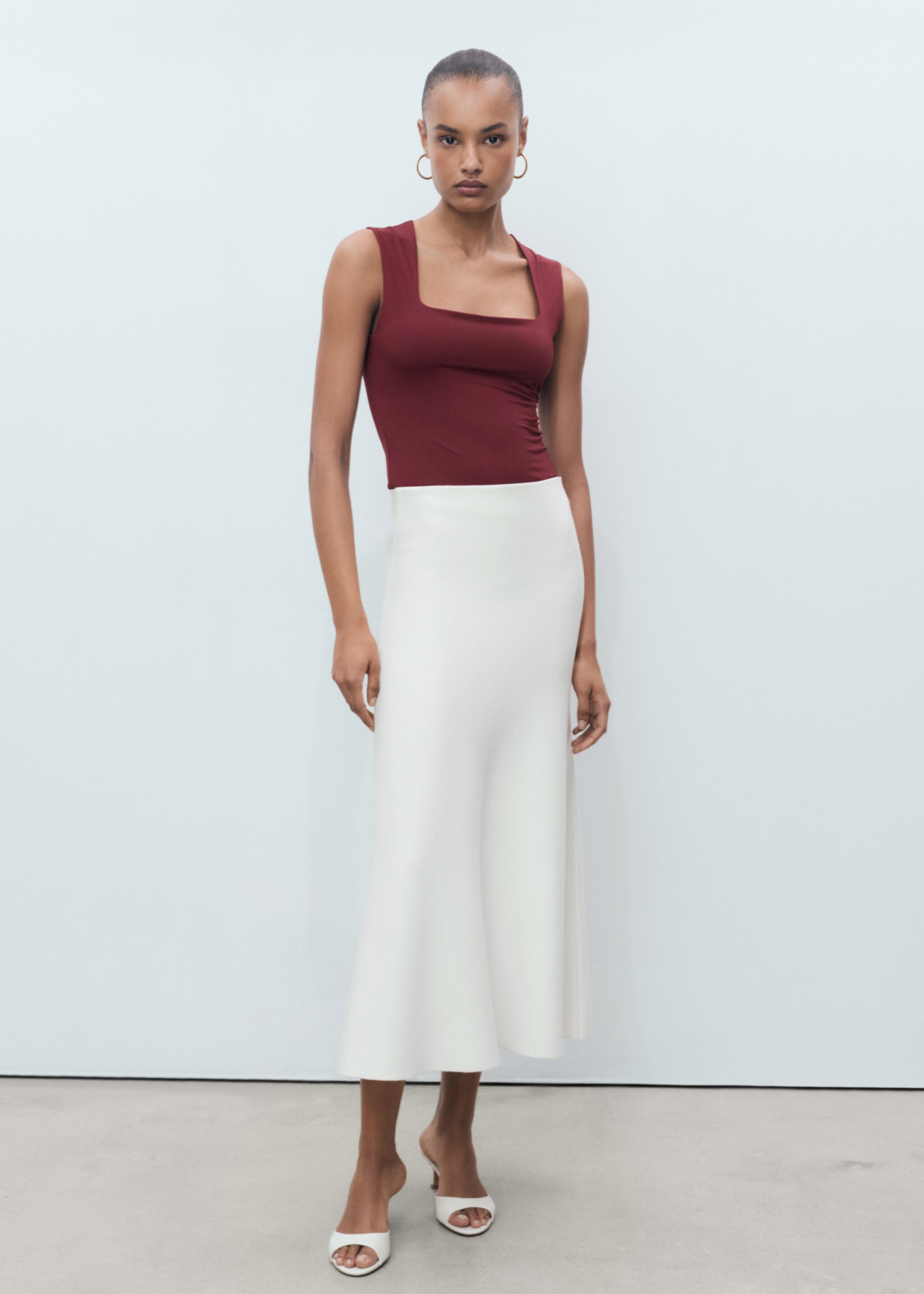 Fitted top with wide straps - General plane