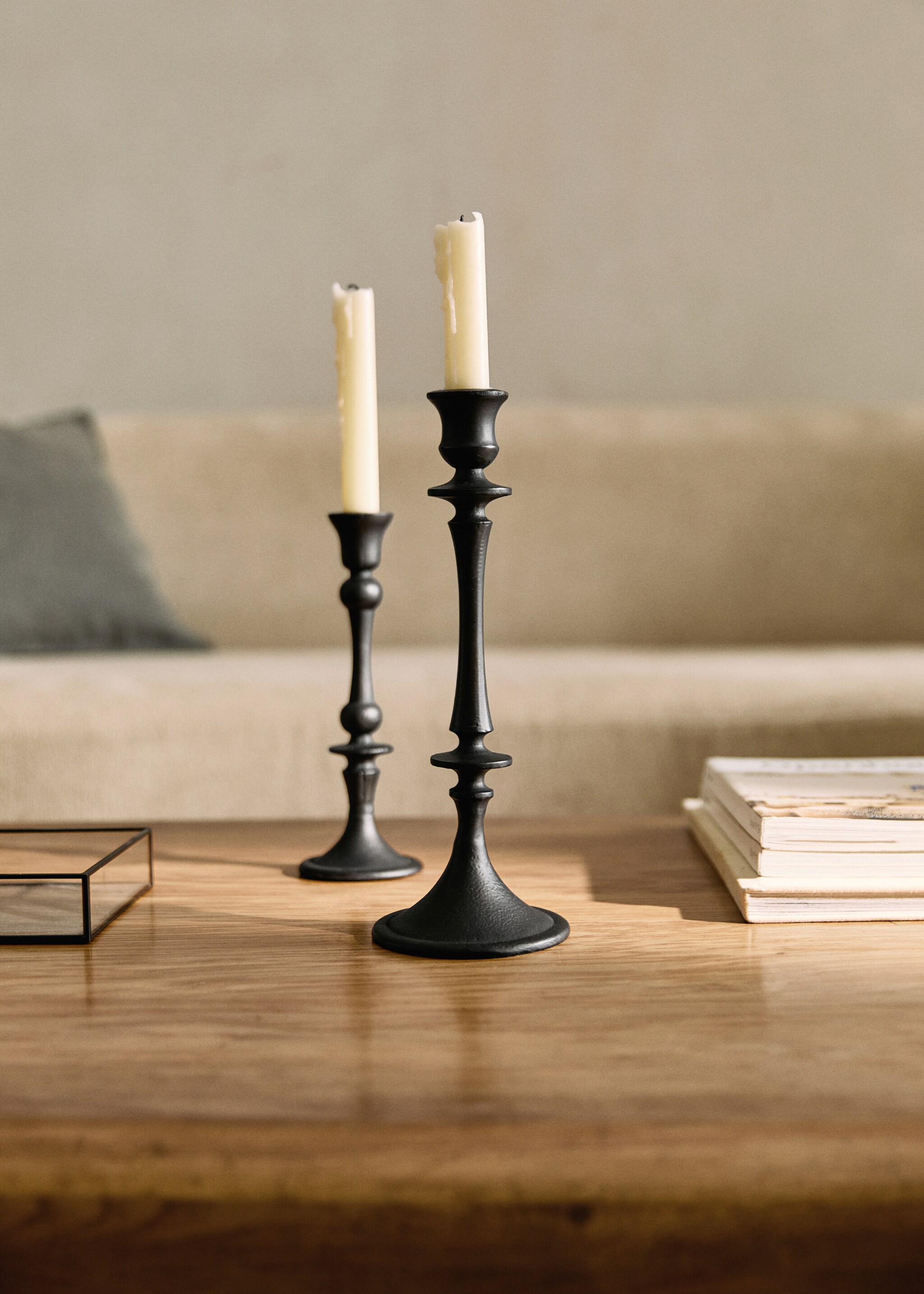 Large matte-finish metal candleholder - General plane, Black. Ref: 17031522-00.
