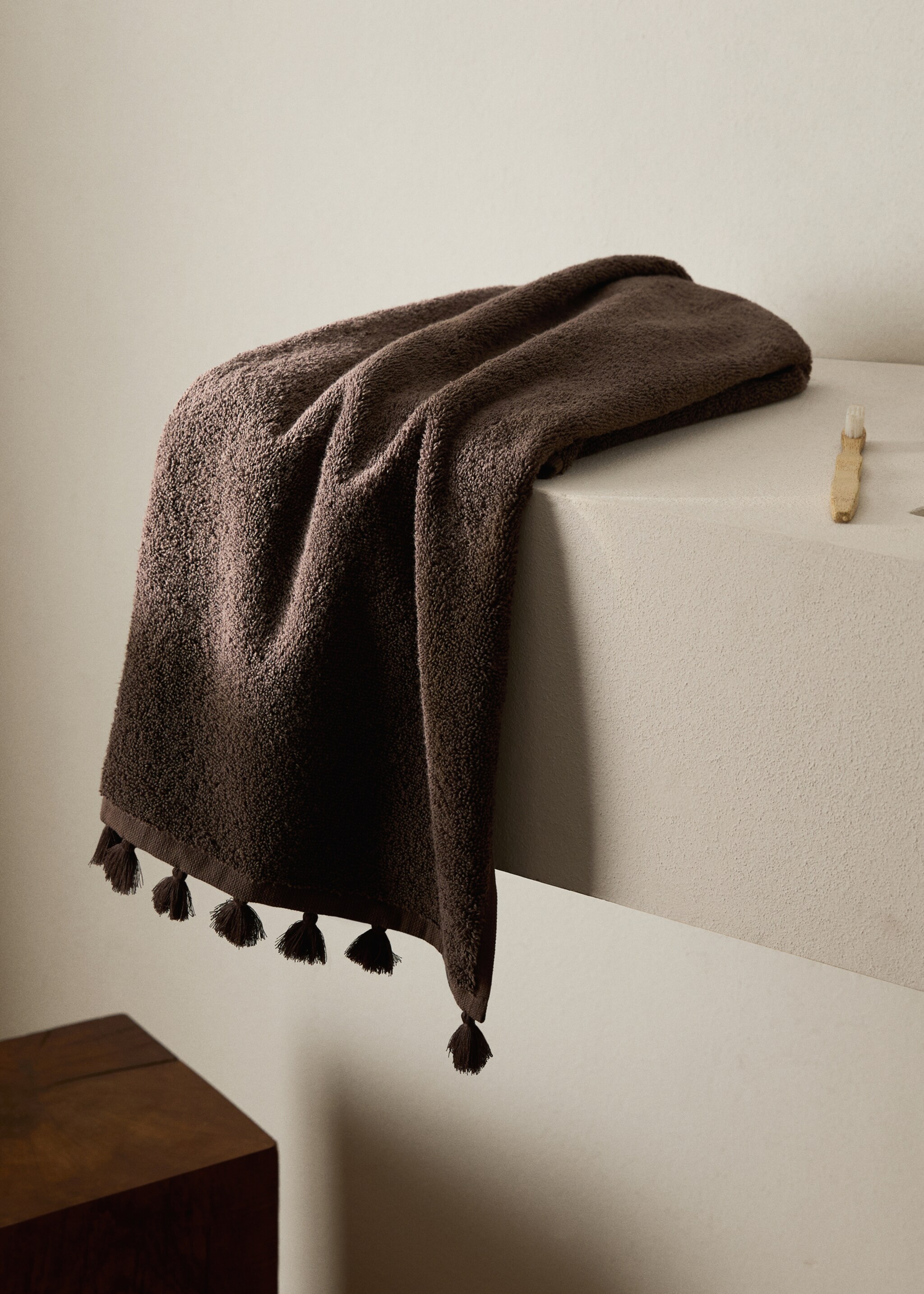 Waschbeckenhandtuch mit Pompons - Allgemeine Ansicht