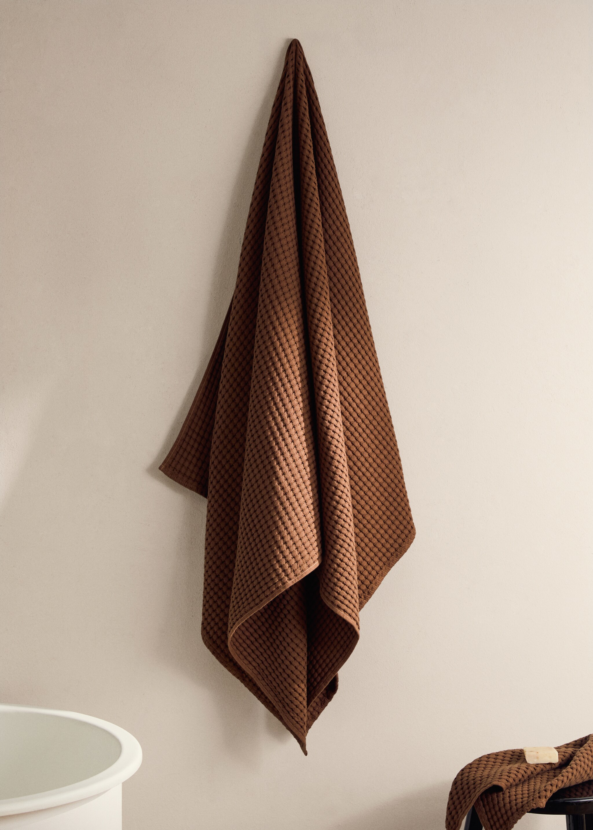 Drap de bain en coton gaufré - Plan général, Marron. Ref: 17031587-00.