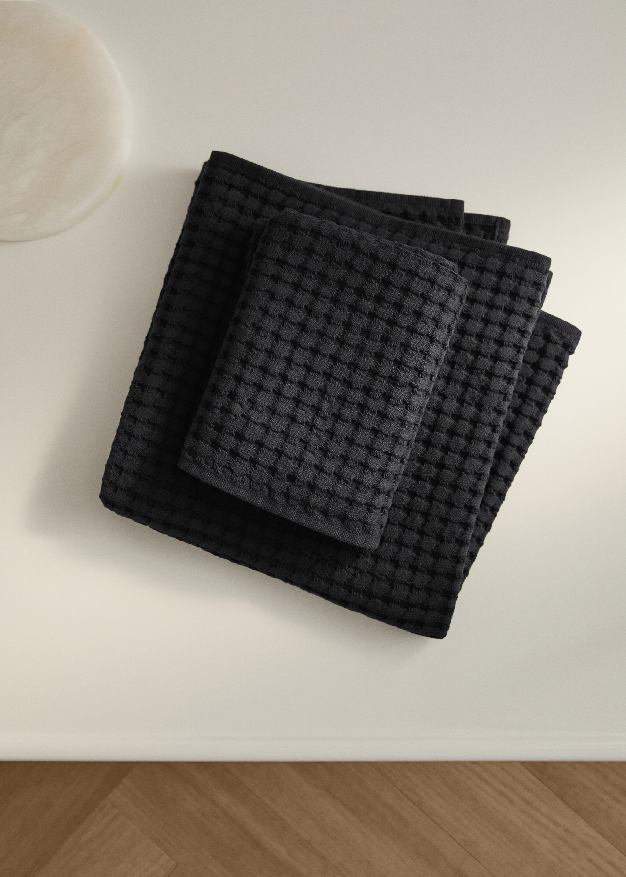 Cotton waffle washbasin towel - General plane, Black. Ref: 17031588-00.