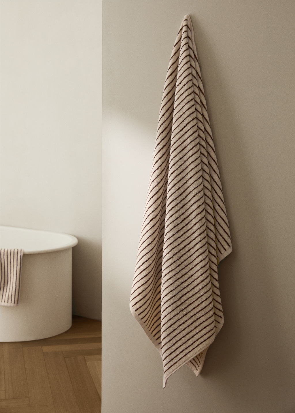 Two-tone striped cotton bath towel