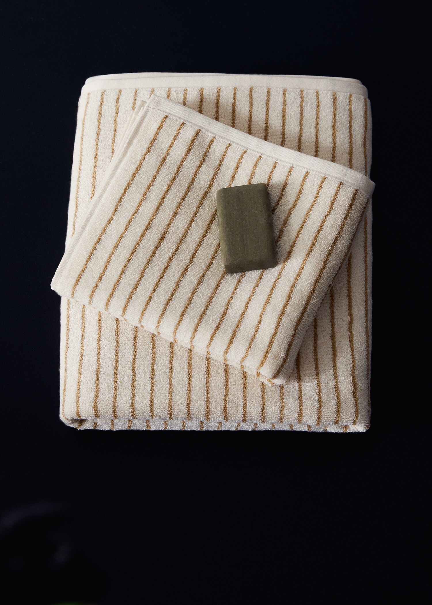 Serviette de toilette en coton rayée bicolore - Plan général