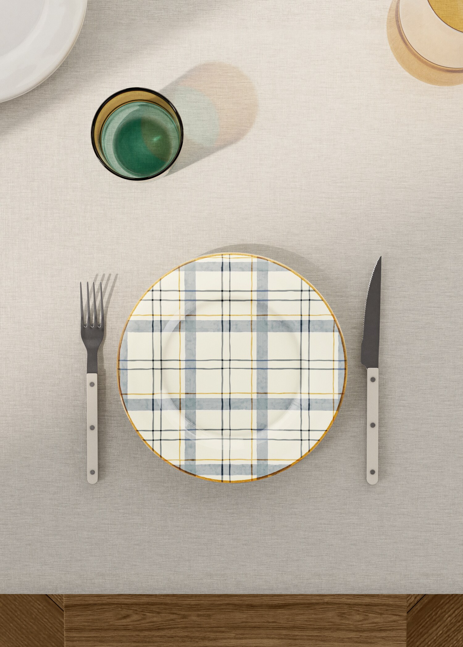 Hand-painted stoneware dessert plate - General plane