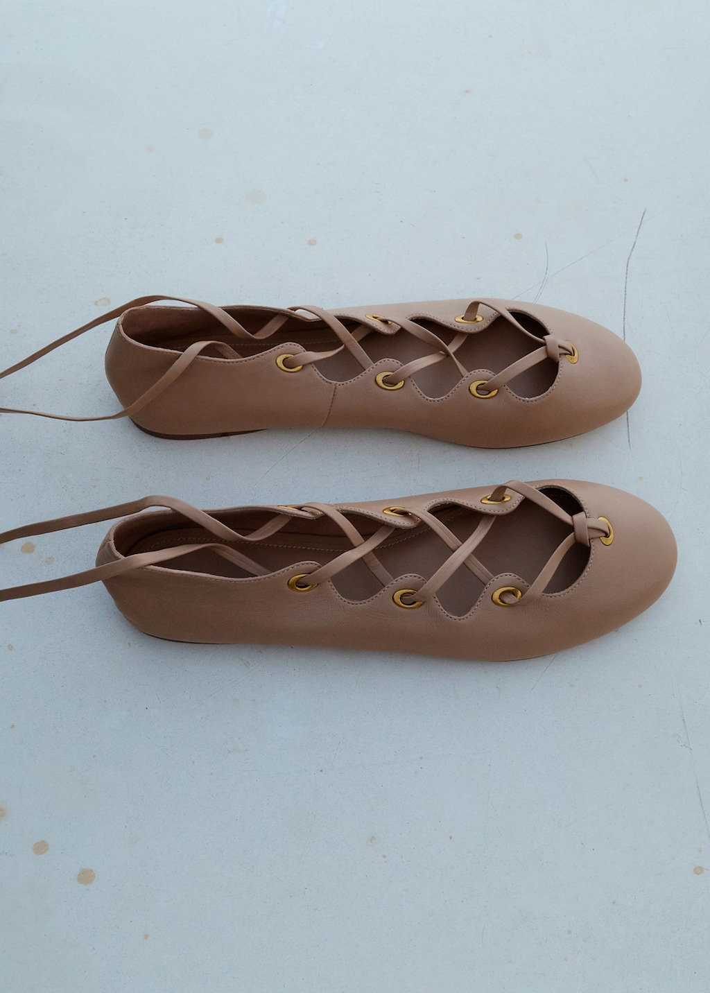 Leather ballet flats with crossed straps - image 4