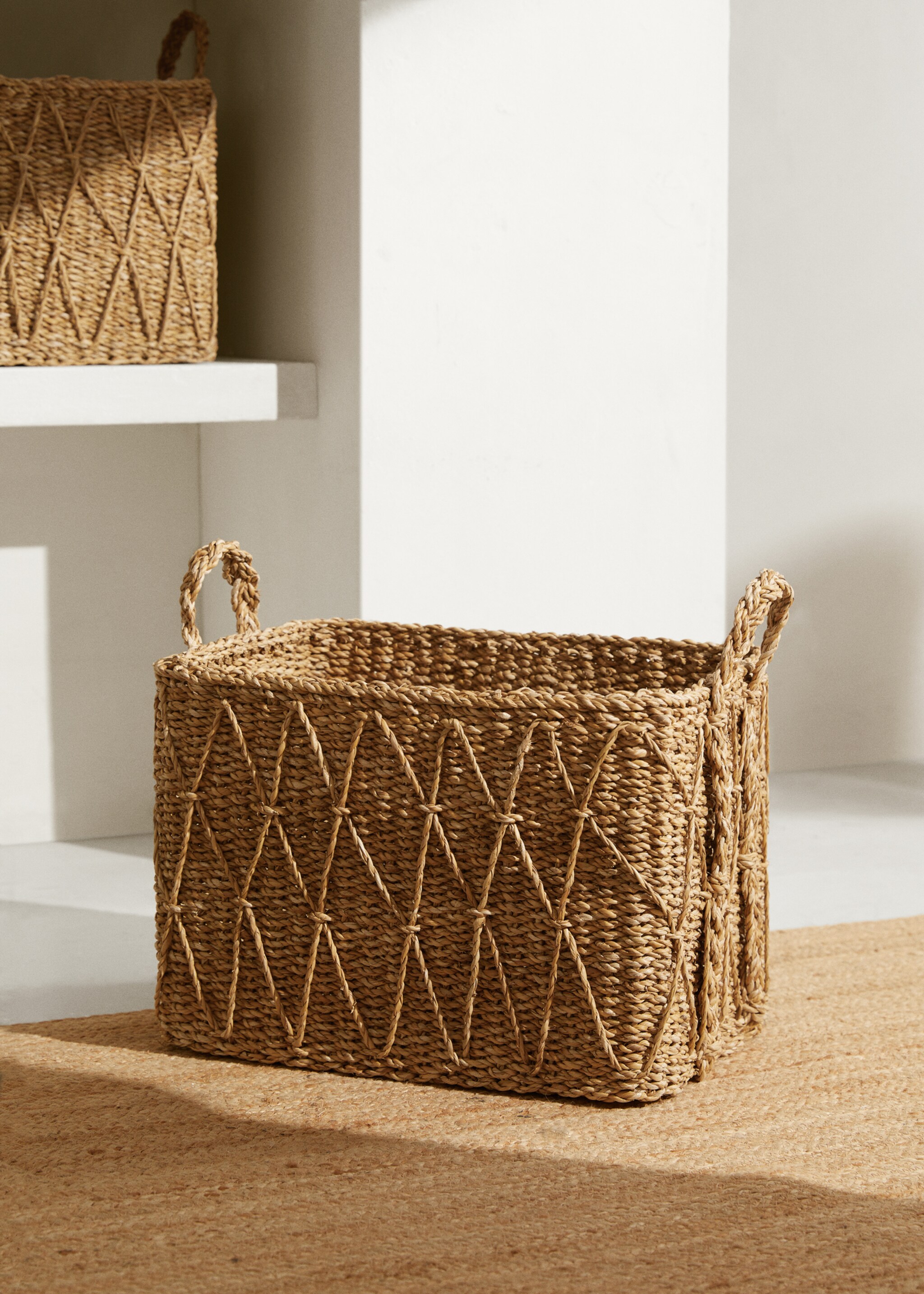 Large square basket with handles - General plane