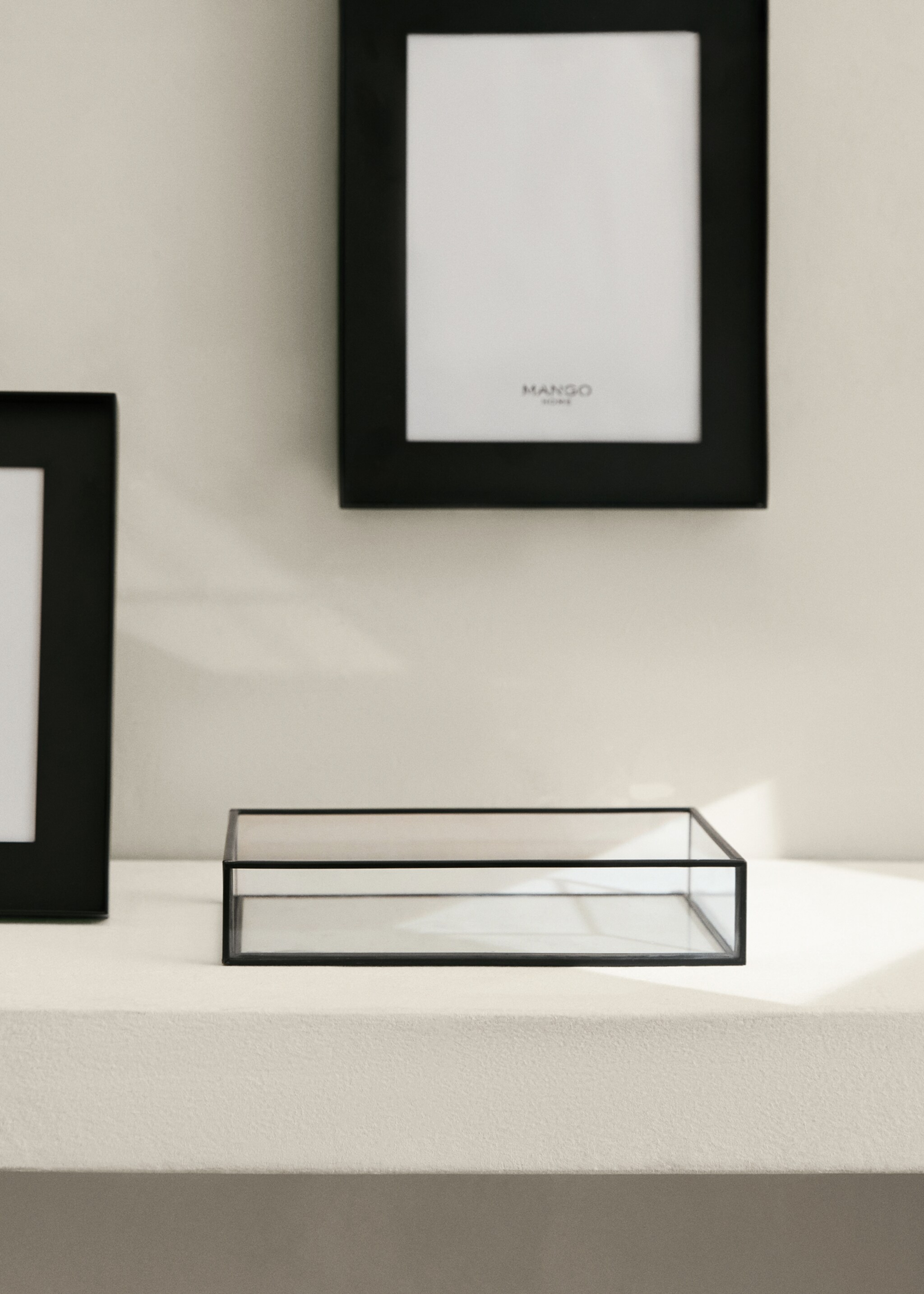 Kleines dekoratives Tablett mit Metallrand - Allgemeine Ansicht