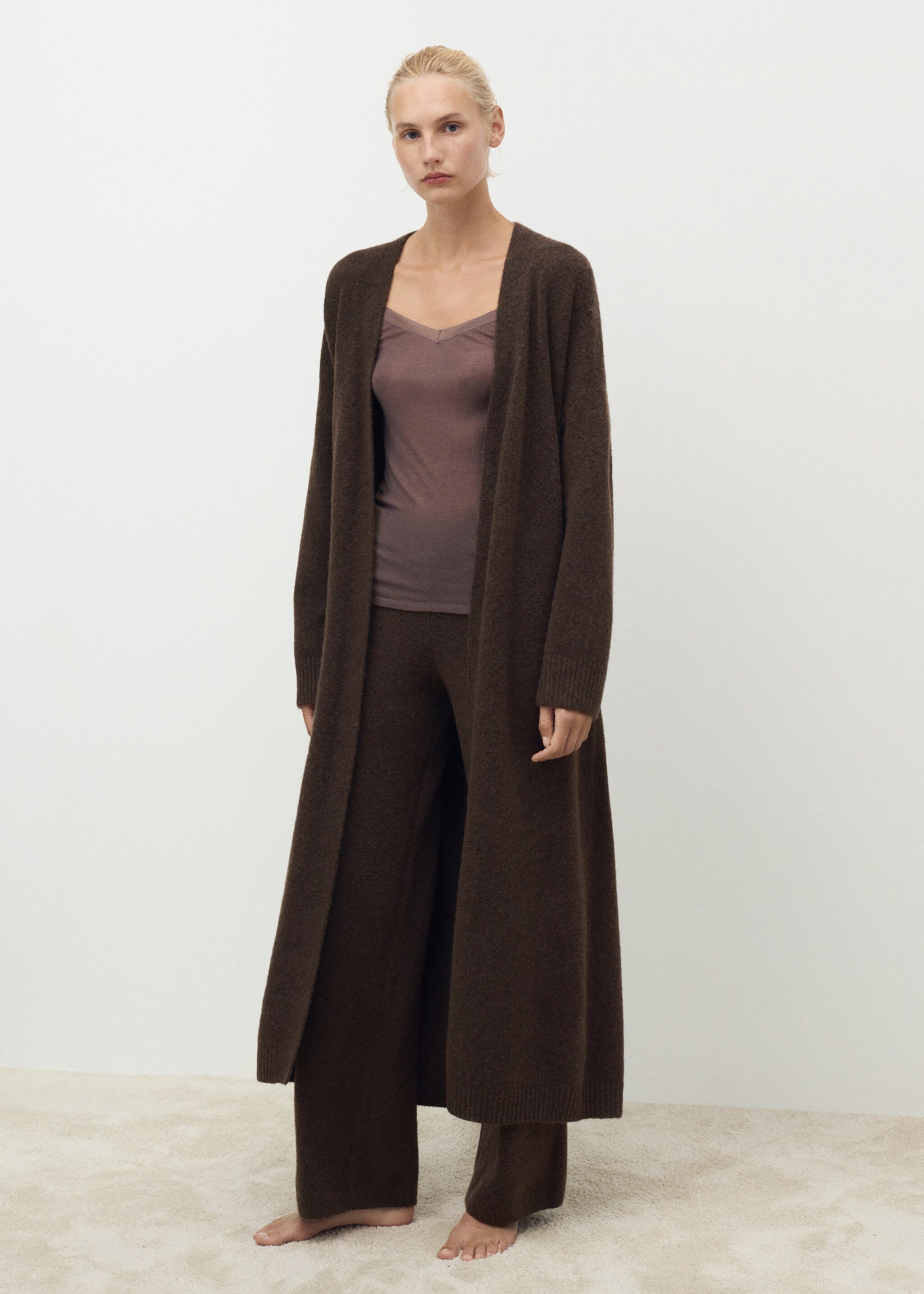 Knitted long dressing gown - General plane, Chocolate. Ref: 17034102-00.