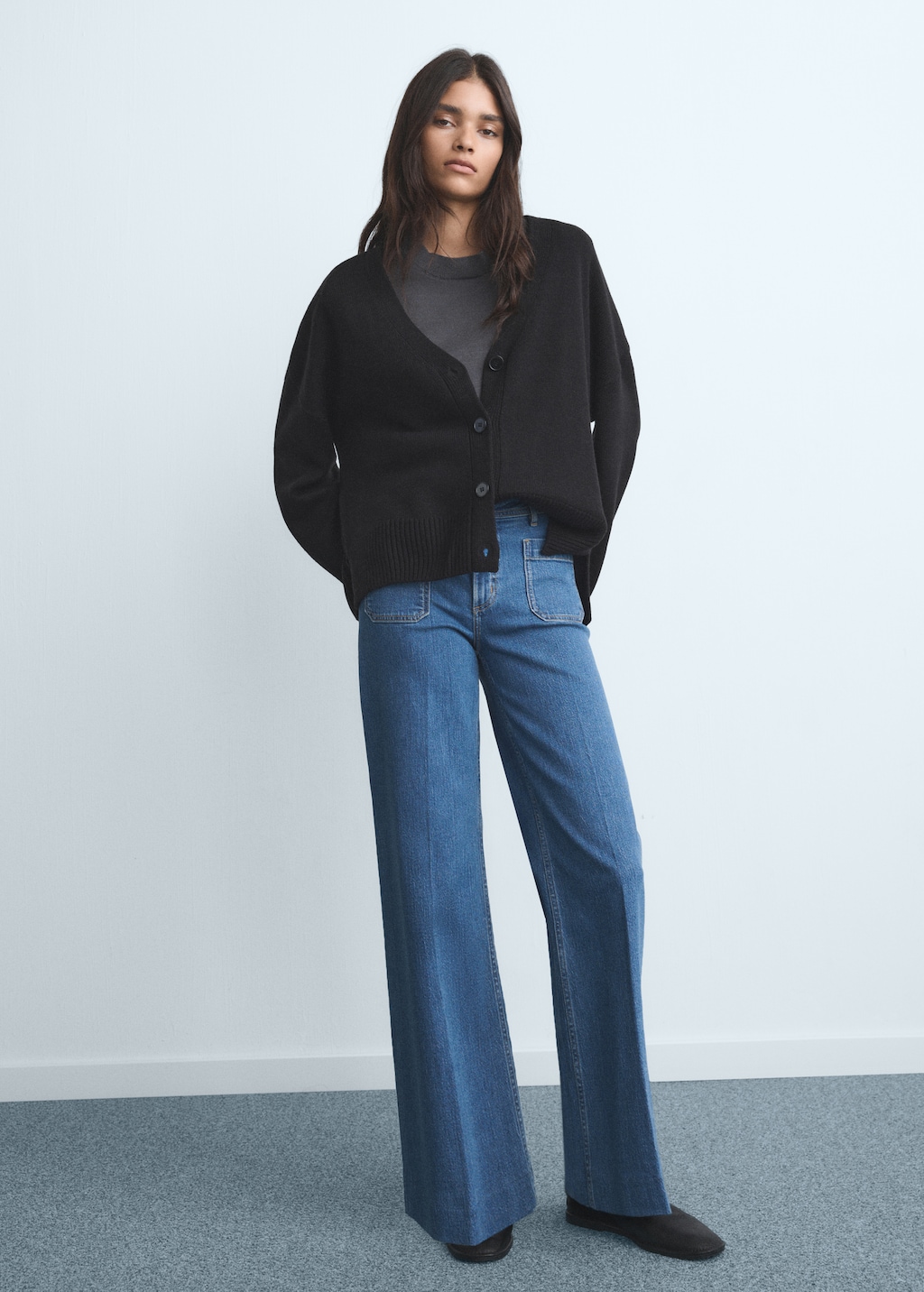 Wide-leg jeans with pockets