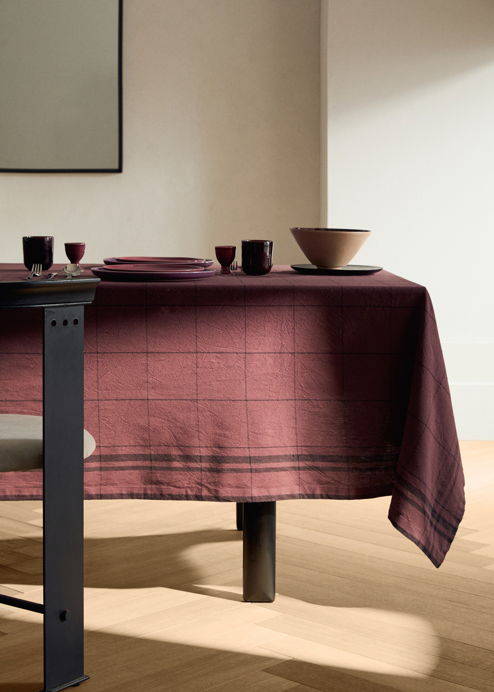Overdyed cotton check tablecloth for 6 to 8 guests - General plane, Dark Red. Ref: 17034127-00.