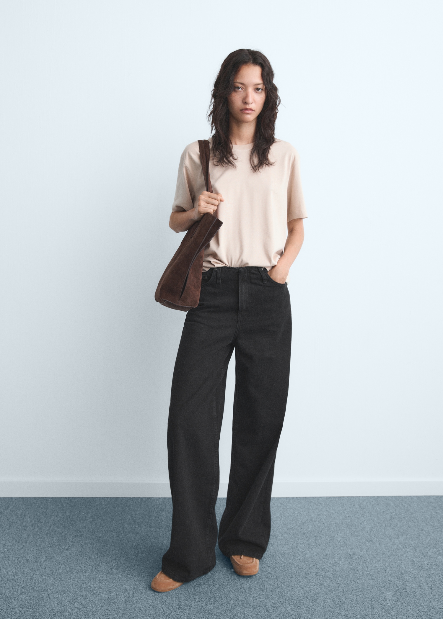 Wide leg mid-rise jeans - General plane