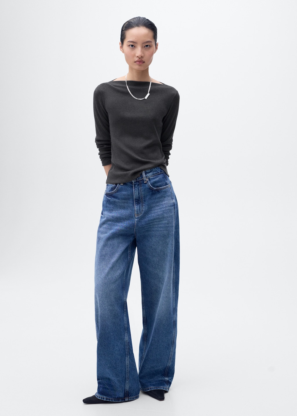 Long-sleeved boat-neck t-shirt