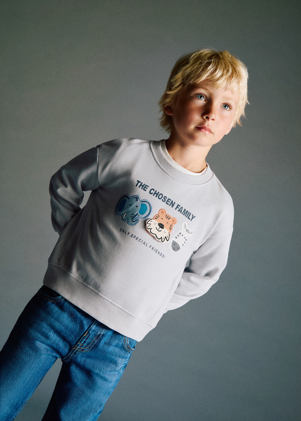 Sweatshirt with embroidered animals