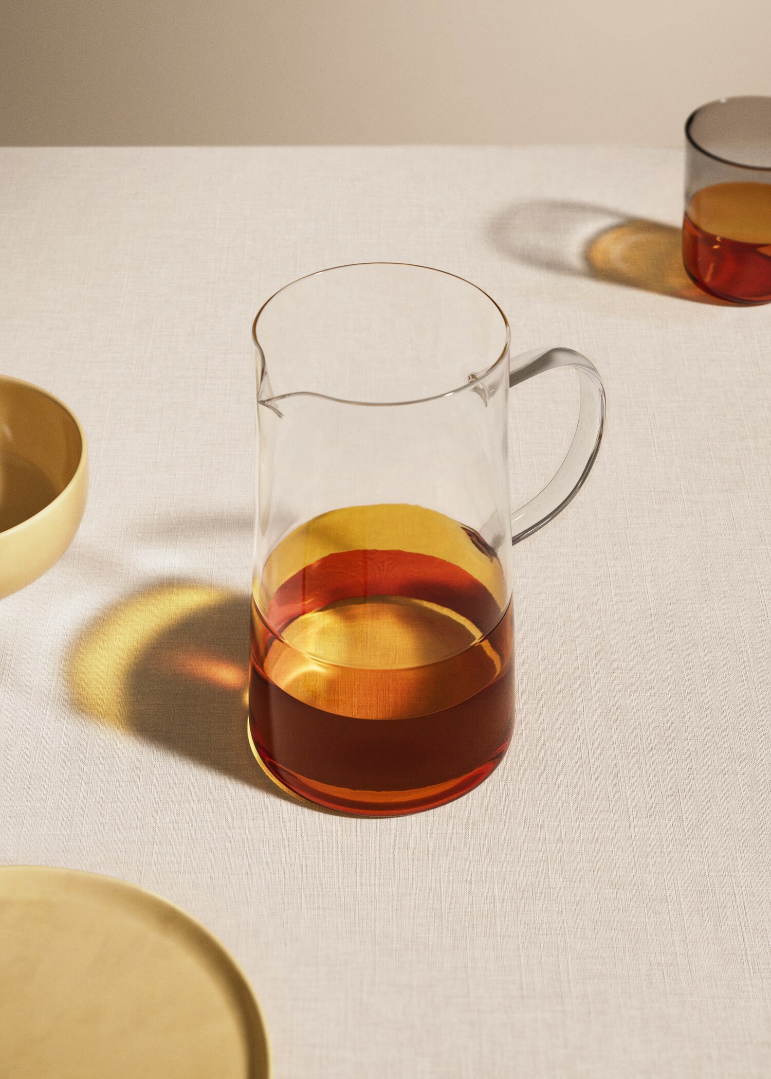 Two-tone borosilicate jug - General plane