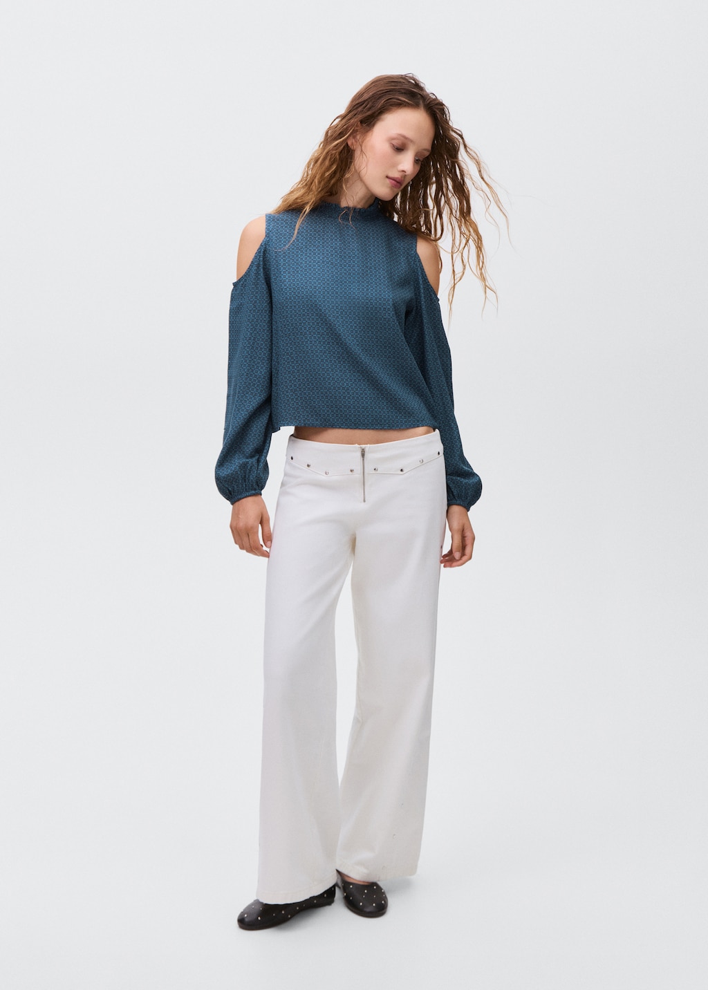 Printed blouse with cut-out